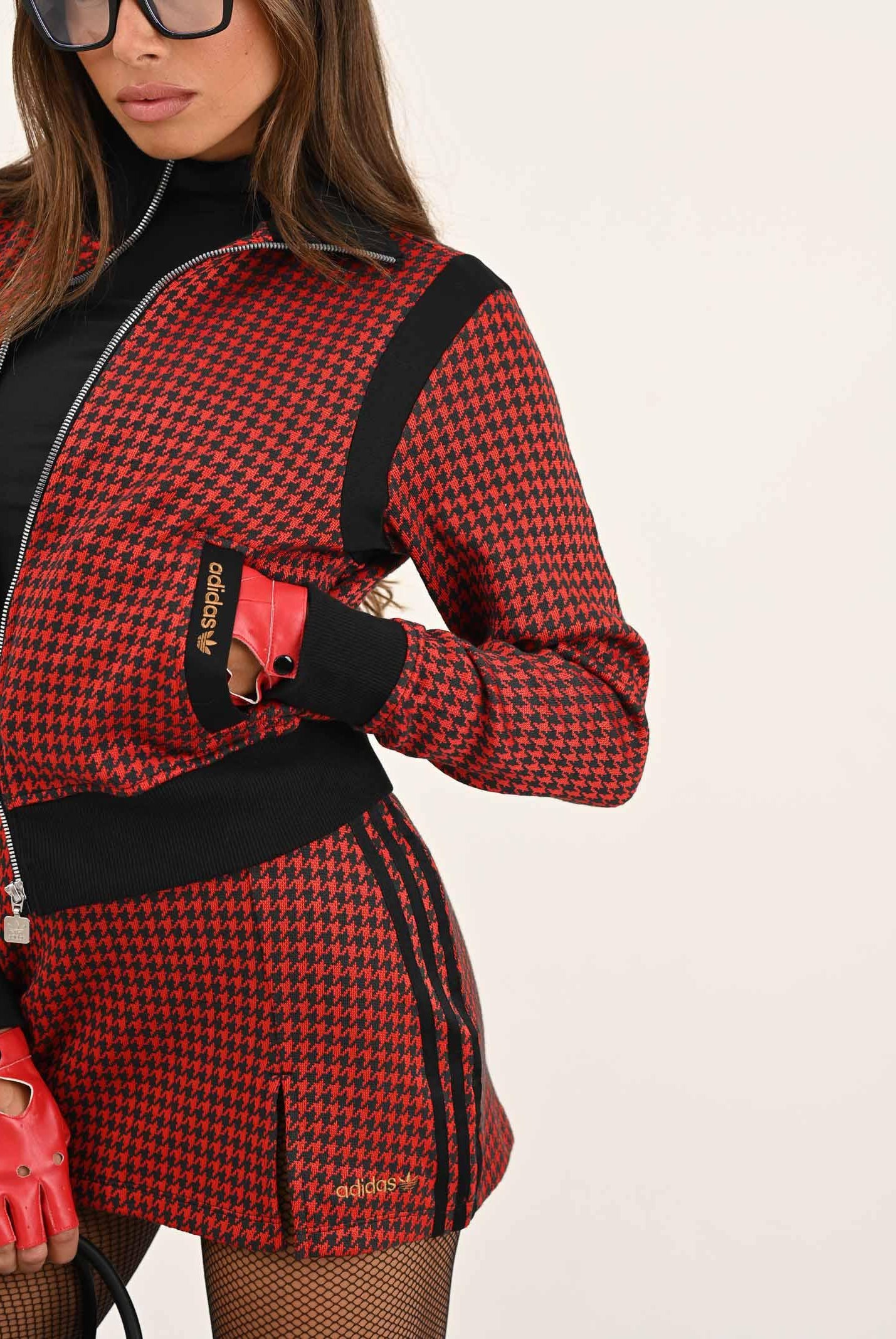 ADIDAS ORIGINALS Felpa con zip pied-de-poule rossa e nera da donna JY3461 ADIDAS ORIGINALS