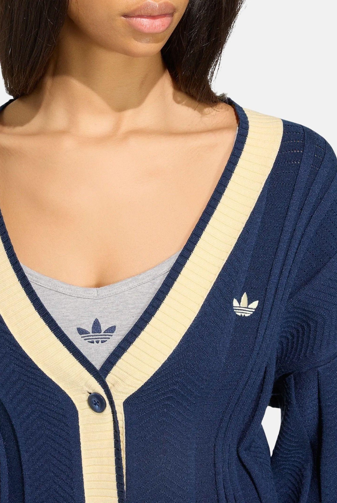 ADIDAS ORIGINALS Cardigan Cable Knit Cardigan blu navy e bianco panna da donna KT1859 . ADIDAS ORIGINALS