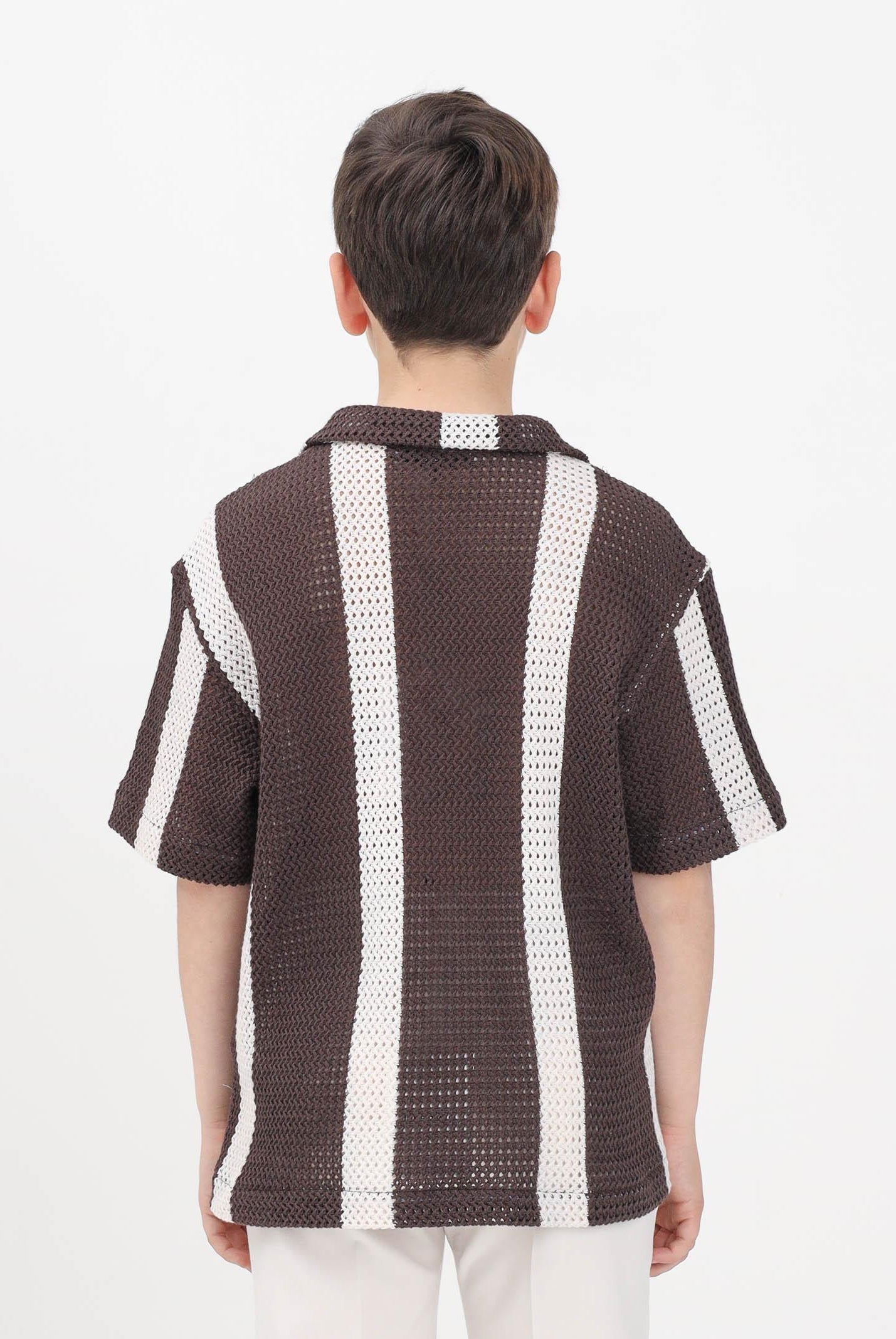 I'M BRIAN Camicia a maniche corte da bambino realizzata in maglia con motivo a righe marroni e panna CA3280J 020 I'M BRIAN