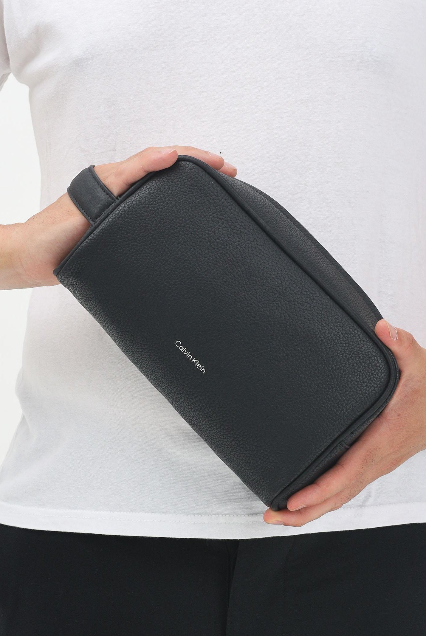 CALVIN KLEIN Pochette nera da uomo con logo LV04D1046G UB1 CALVIN KLEIN