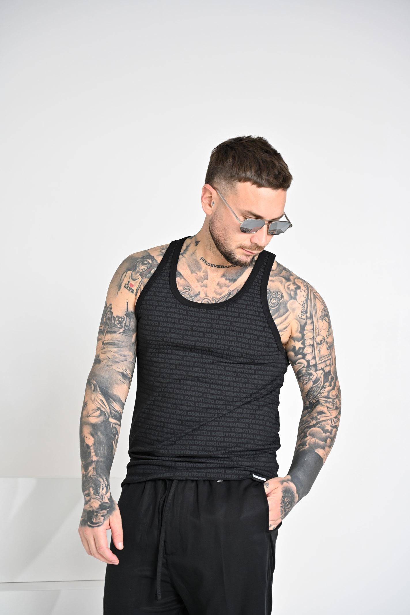 DSQUARED2 Canotta nera da uomo con logo all-over D9D095510 001 DSQUARED2
