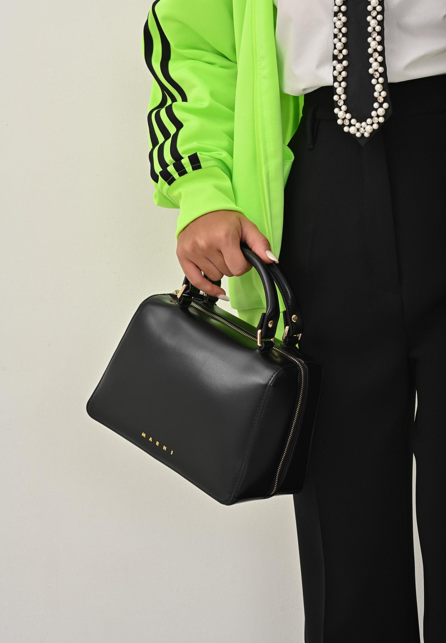 MARNI Borsa a mano nera da donna con logo M01608M00TK 0M900 MARNI