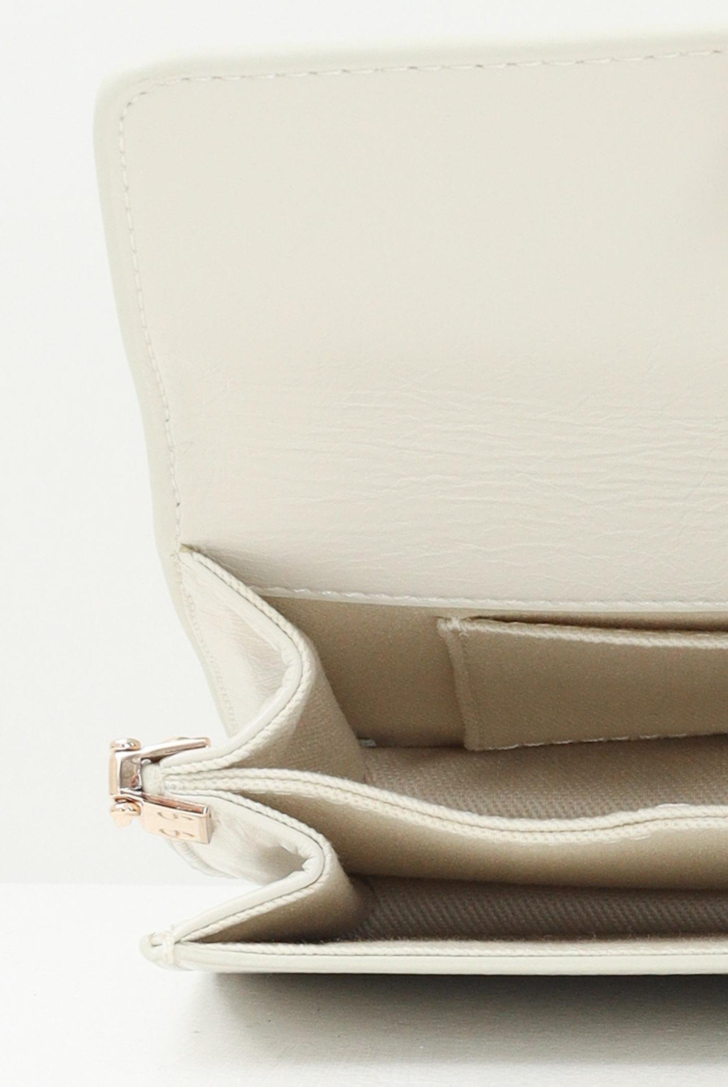 N21 Pochette champagne da donna effetto lucido dalla forma rettangolare N2104RN0246 0N718 N21