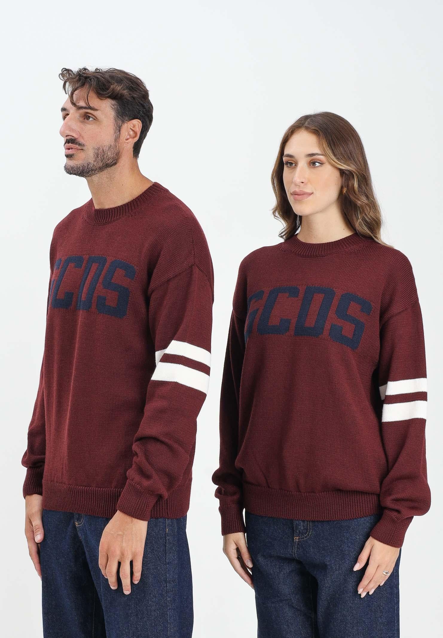 GCDS Maglione girocollo bordeaux per uomo e donna con logo e bande a contrasto B2XM1506I5 49 GCDS