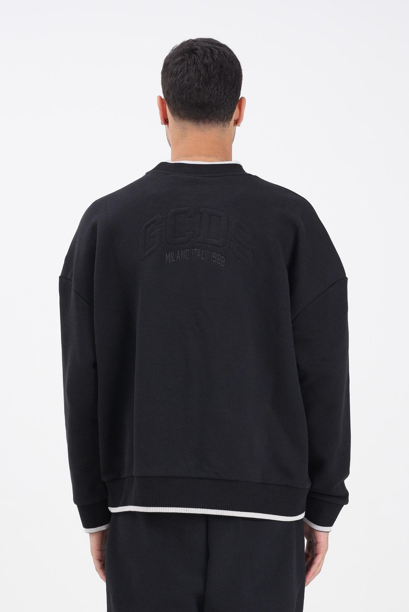 GCDS Felpa girocollo nera per uomo e donna con logo impresso B2EM1503JD1 99 GCDS