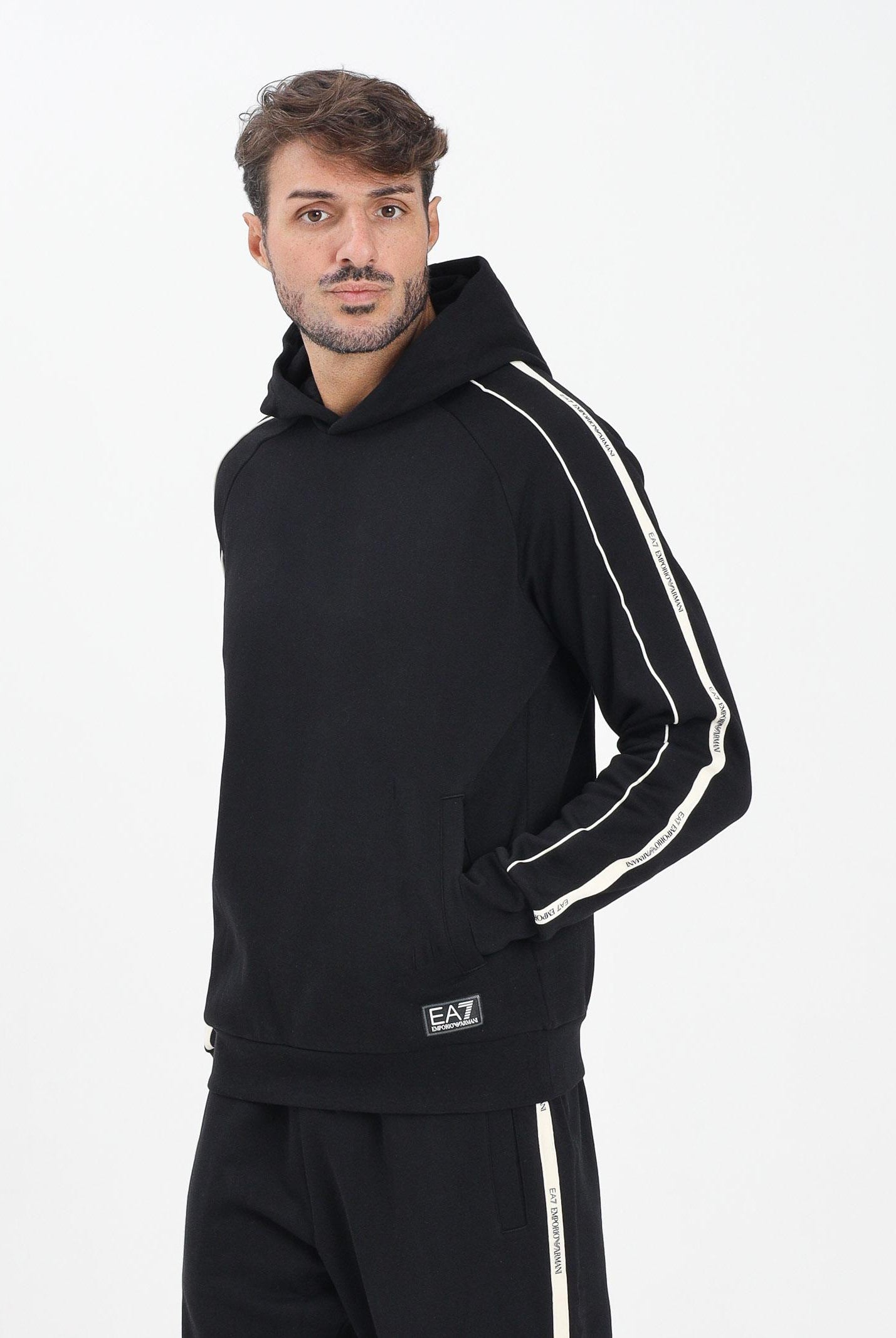 EA7 Felpa con cappuccio nera da uomo rifinita da bande logate a contrasto 7M000972AF10377 UC001 EA7