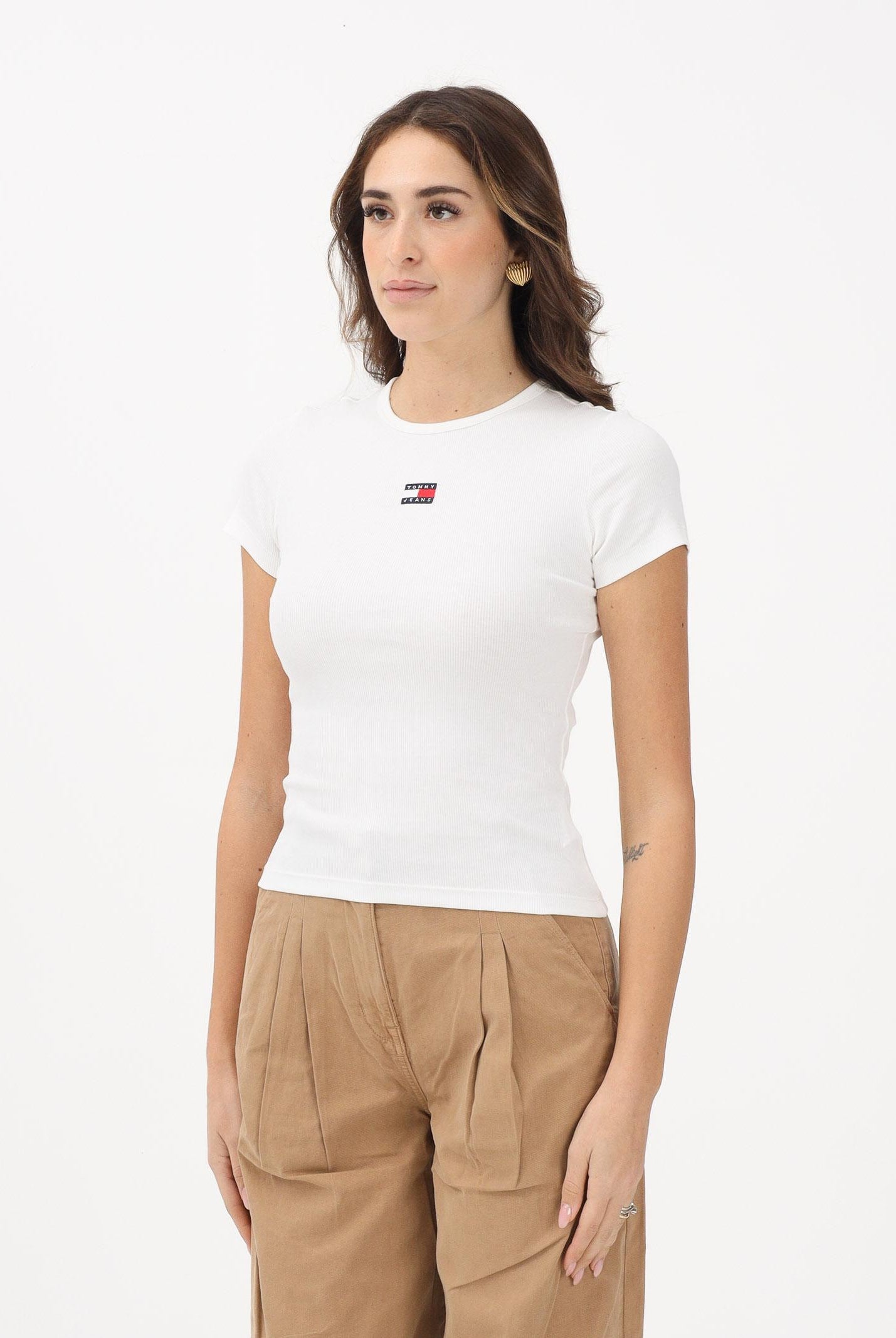 TOMMY JEANS T-shirt a manica corta bianca da donna con patch logo DW0DW17881 YBL TOMMY JEANS