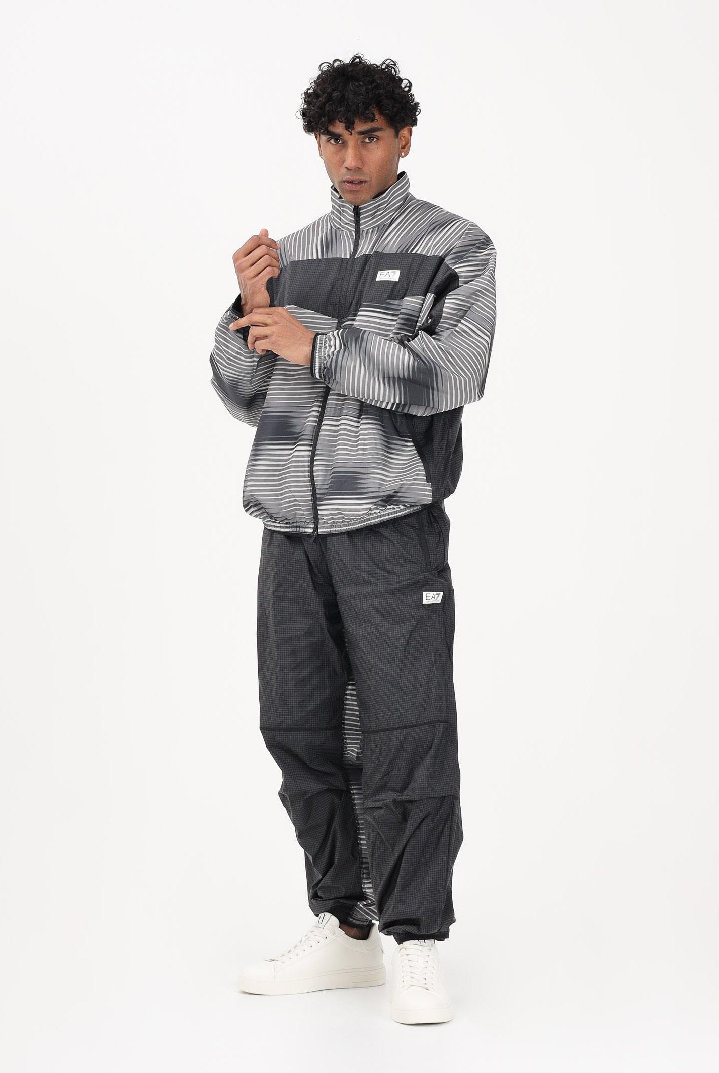 EA7 Tuta nera da uomo impreziosita da stampa di collezione 7M001384AF21521 UC001 EA7