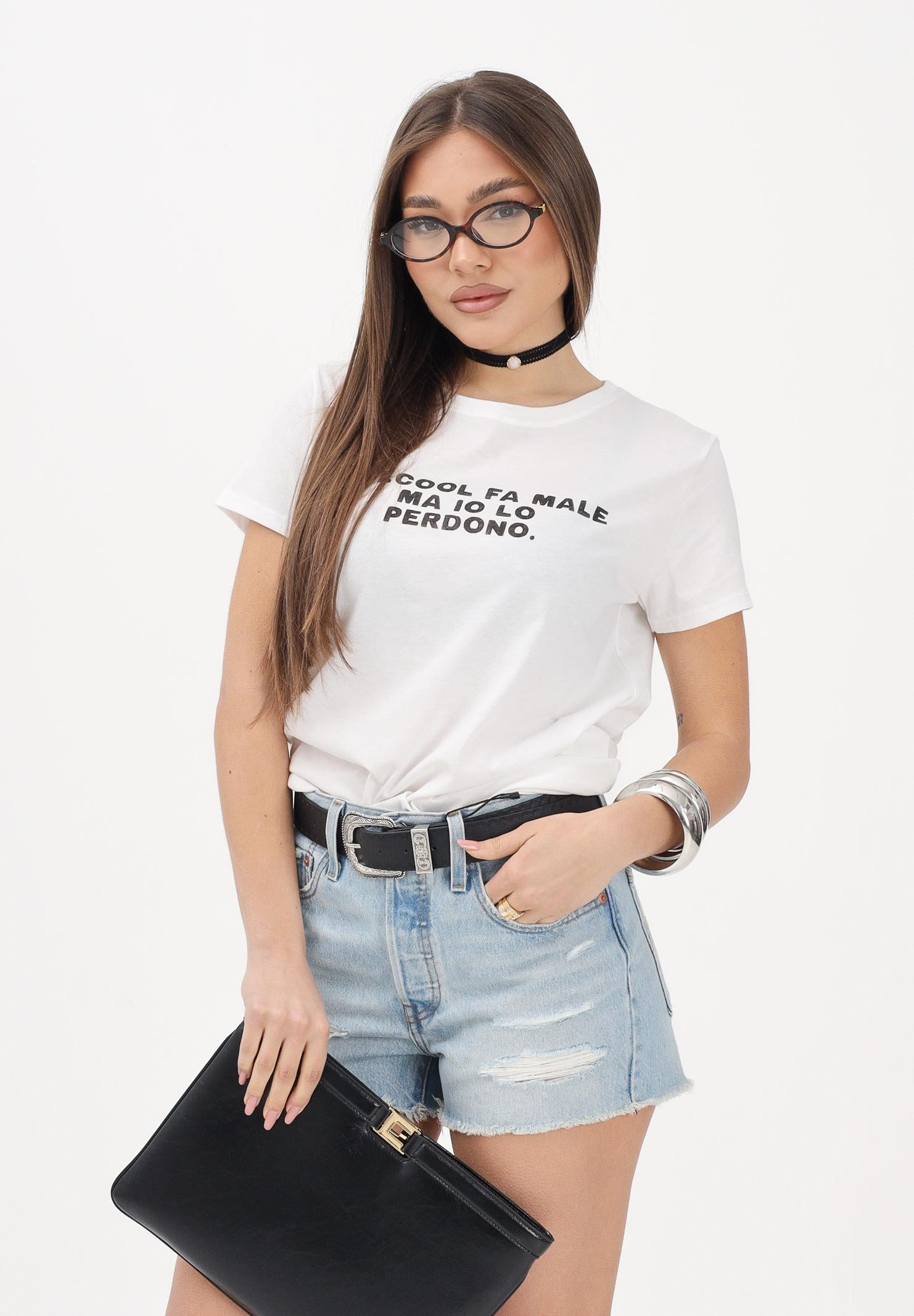 VICOLO T-shirt a manica corta bianca da donna con stampa "L'alcool fa male ma io lo perdono" RAB0696 02 VICOLO