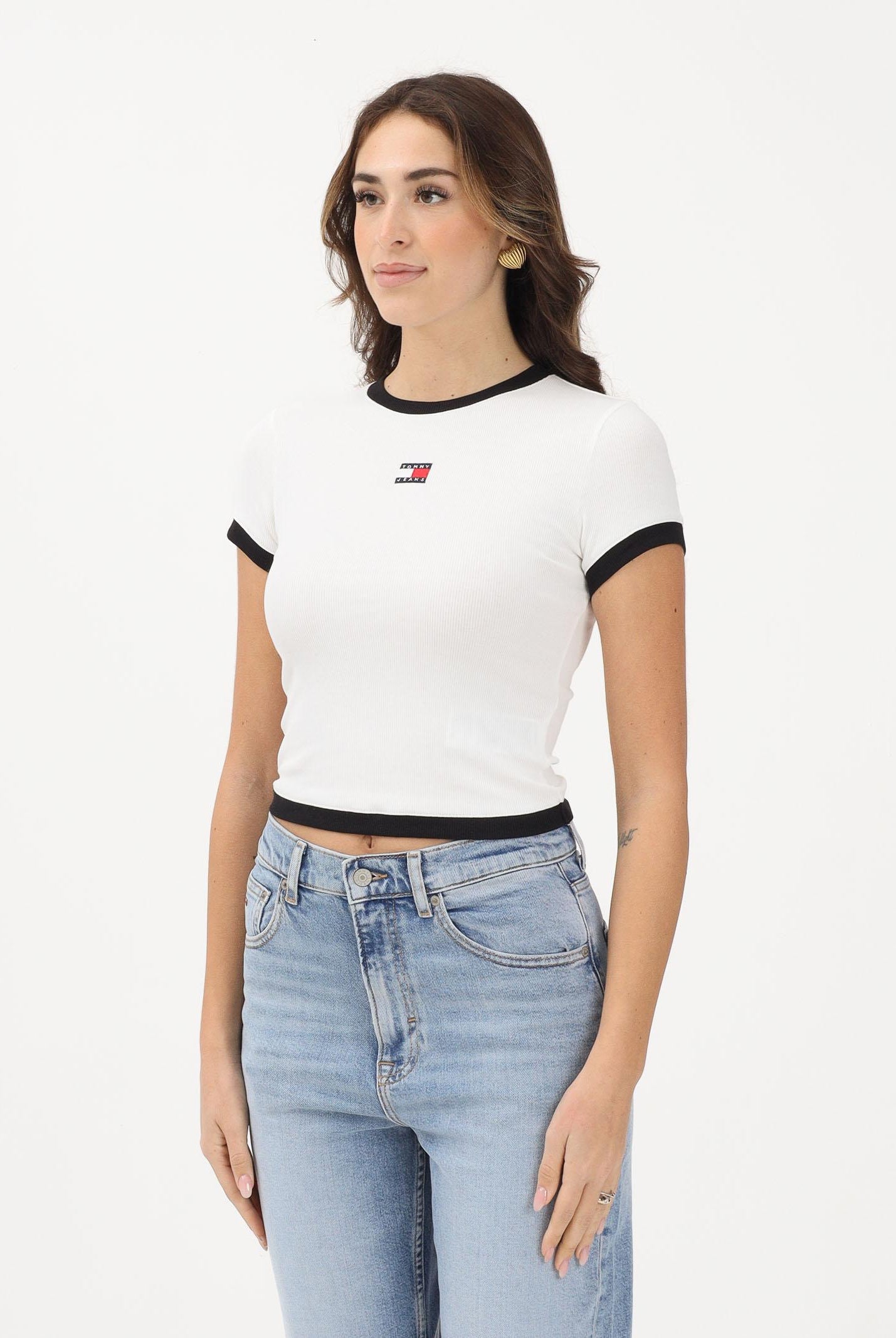 TOMMY JEANS T-shirt a manica corta bianca da donna con logo e finiture a contrasto DW0DW22575 YBL TOMMY JEANS