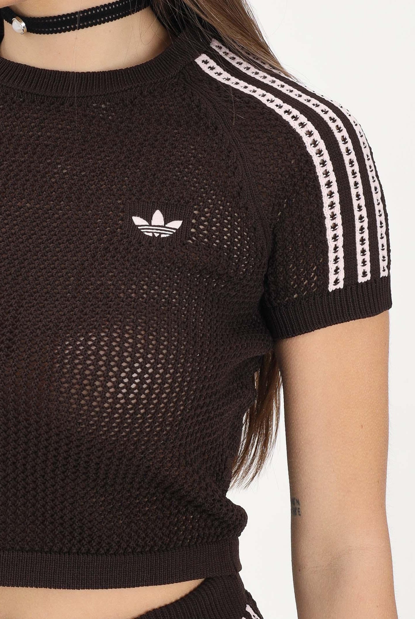 ADIDAS ORIGINALS Maglia a manica corta KNITTED CROCHET CALI marrone da donna KC6480 . ADIDAS ORIGINALS