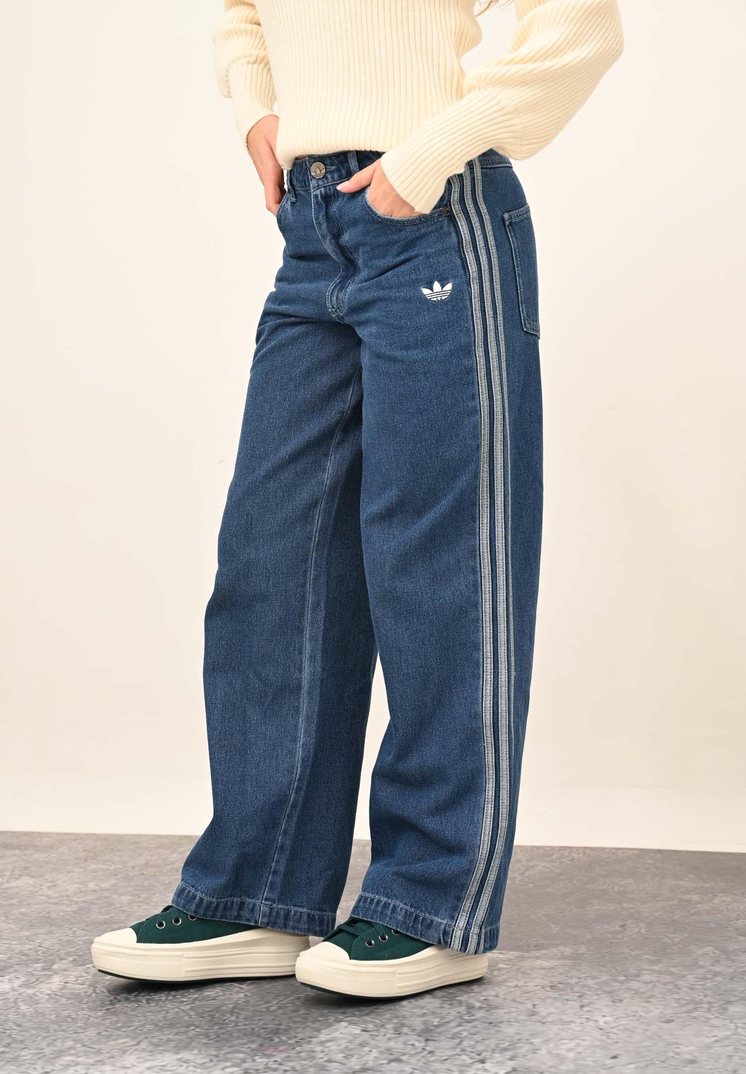 ADIDAS ORIGINALS Jeans Adicolor Denim 3-Stripes in denim chiaro da donna JD2574 . ADIDAS ORIGINALS