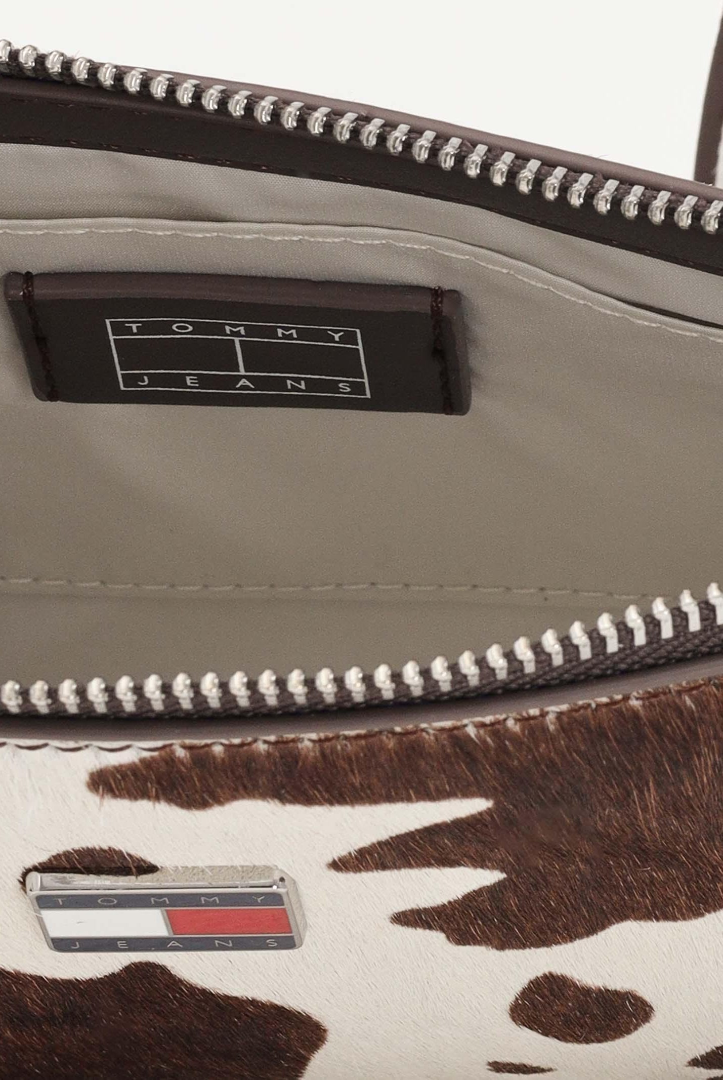 TOMMY JEANS Borsa a spalla MUST COW panna e marrone da donna AW0AW18061 0K6 TOMMY JEANS