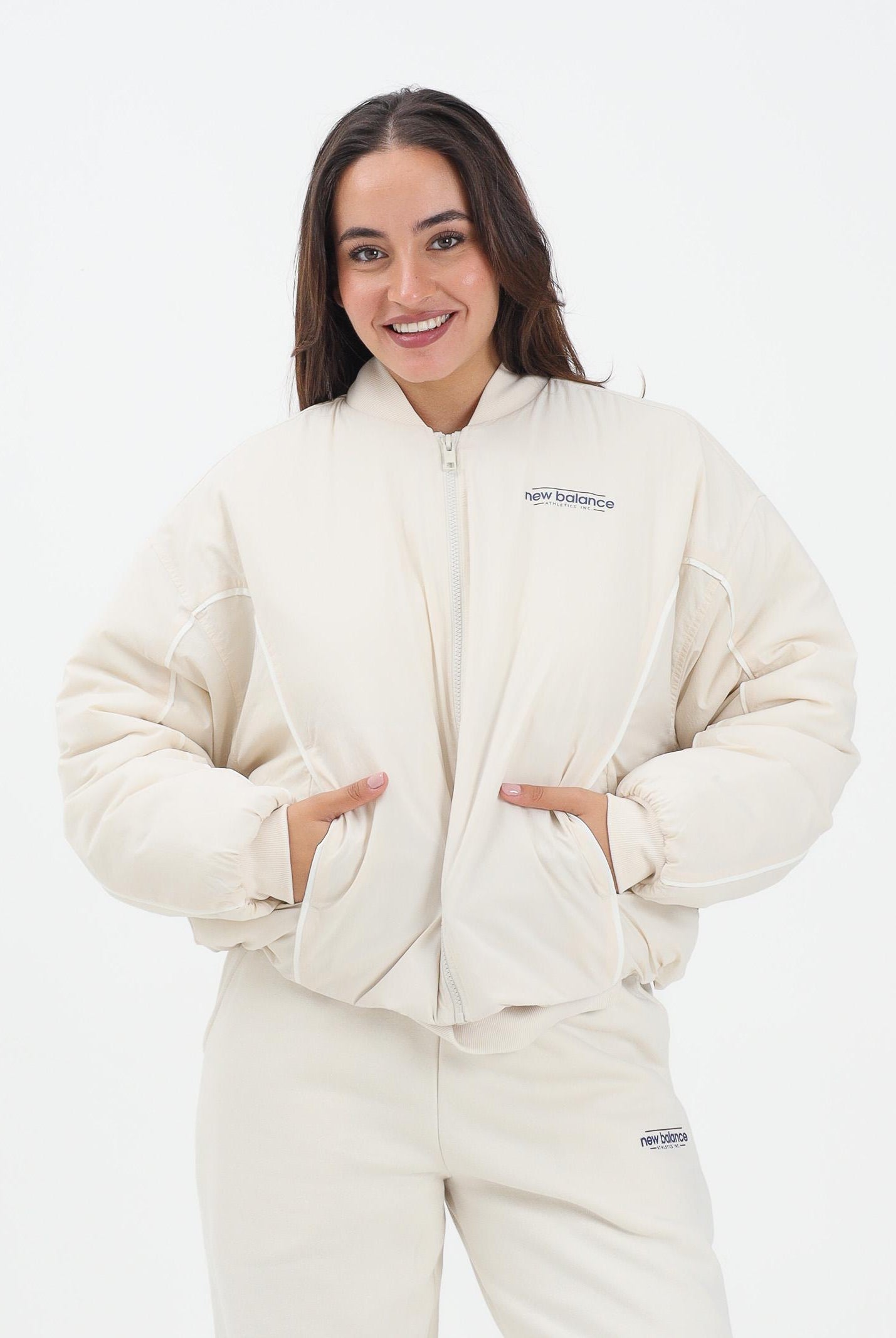 NEW BALANCE Bomber panna da donna con stampa logo WJ53500LIN . NEW BALANCE