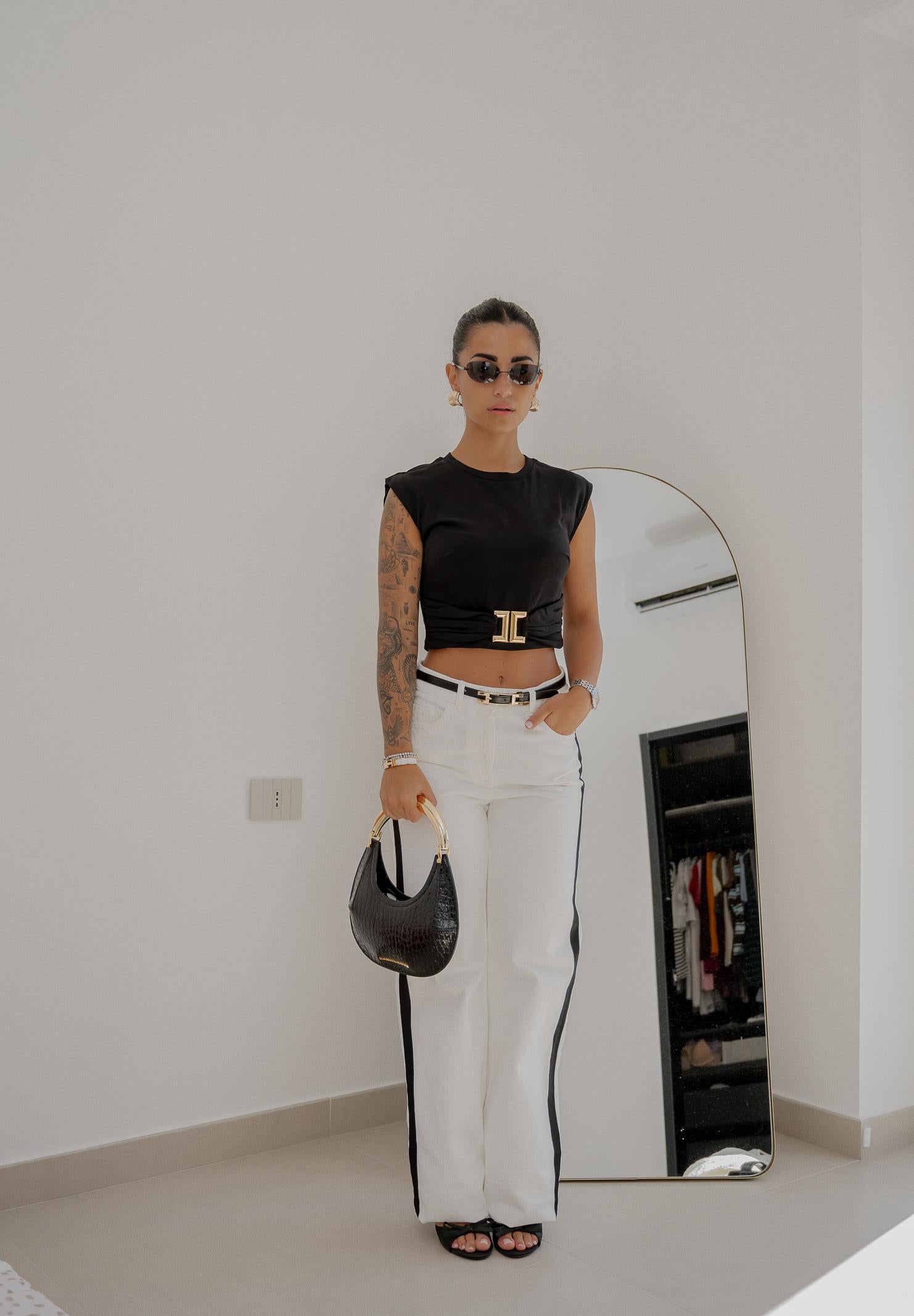 ELISABETTA FRANCHI T-shirt smanicata nera da donna con logo gioiello MA01656E2 110 ELISABETTA FRANCHI