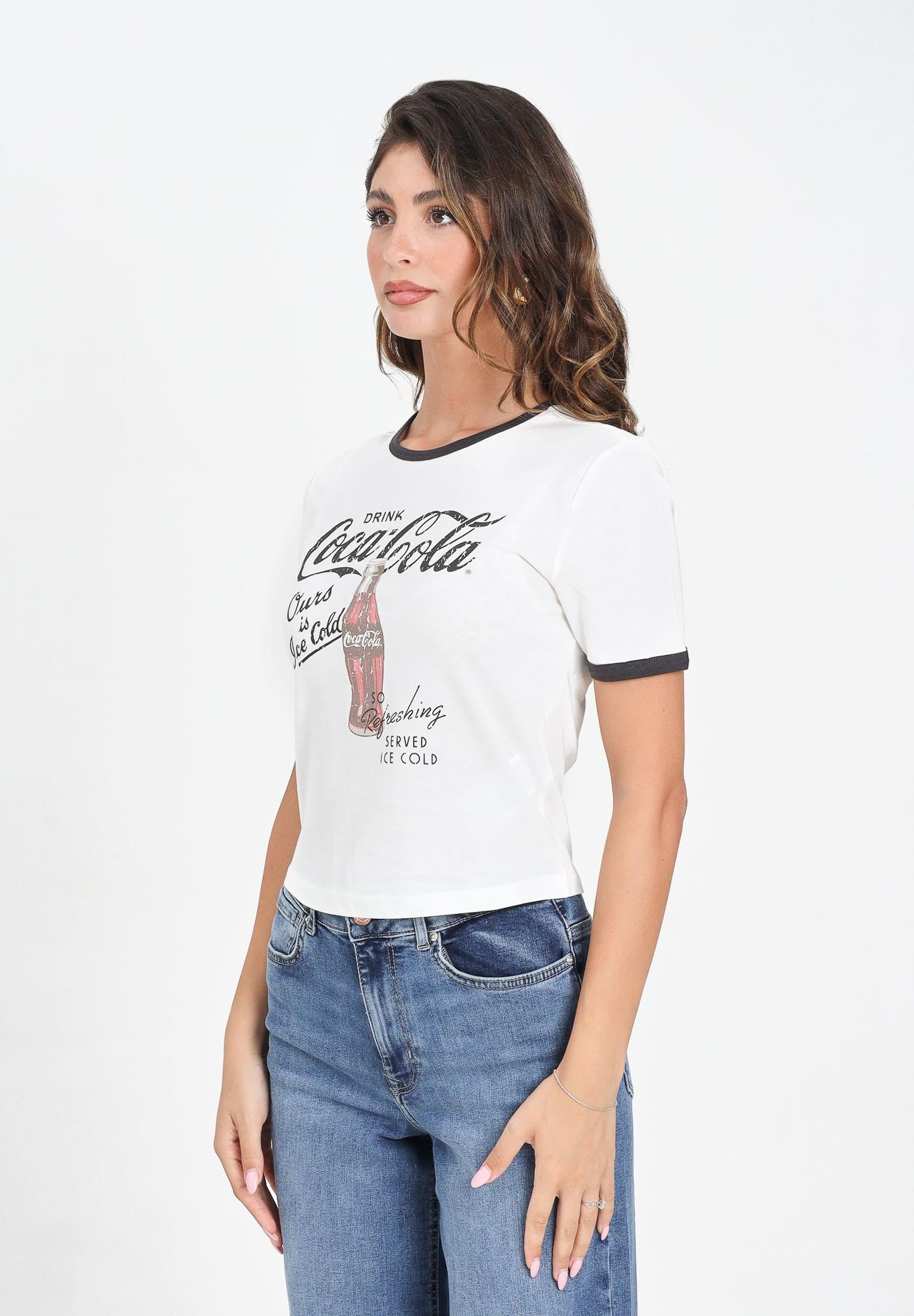 ONLY T-shirt a manica corta bianca da donna con stampa Coca-Cola 15355835 REFRESHING ONLY