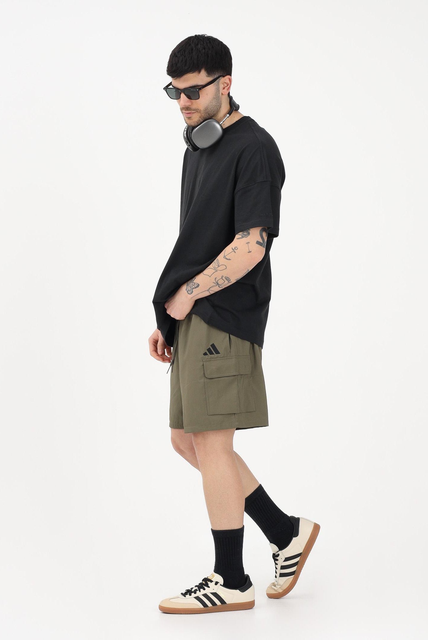 ADIDAS PERFORMANCE Shorts sportivo ESSENTIALS SMALL LOGO CARGO CHELSEA verde militare da uomo JD1827 . ADIDAS PERFORMANCE