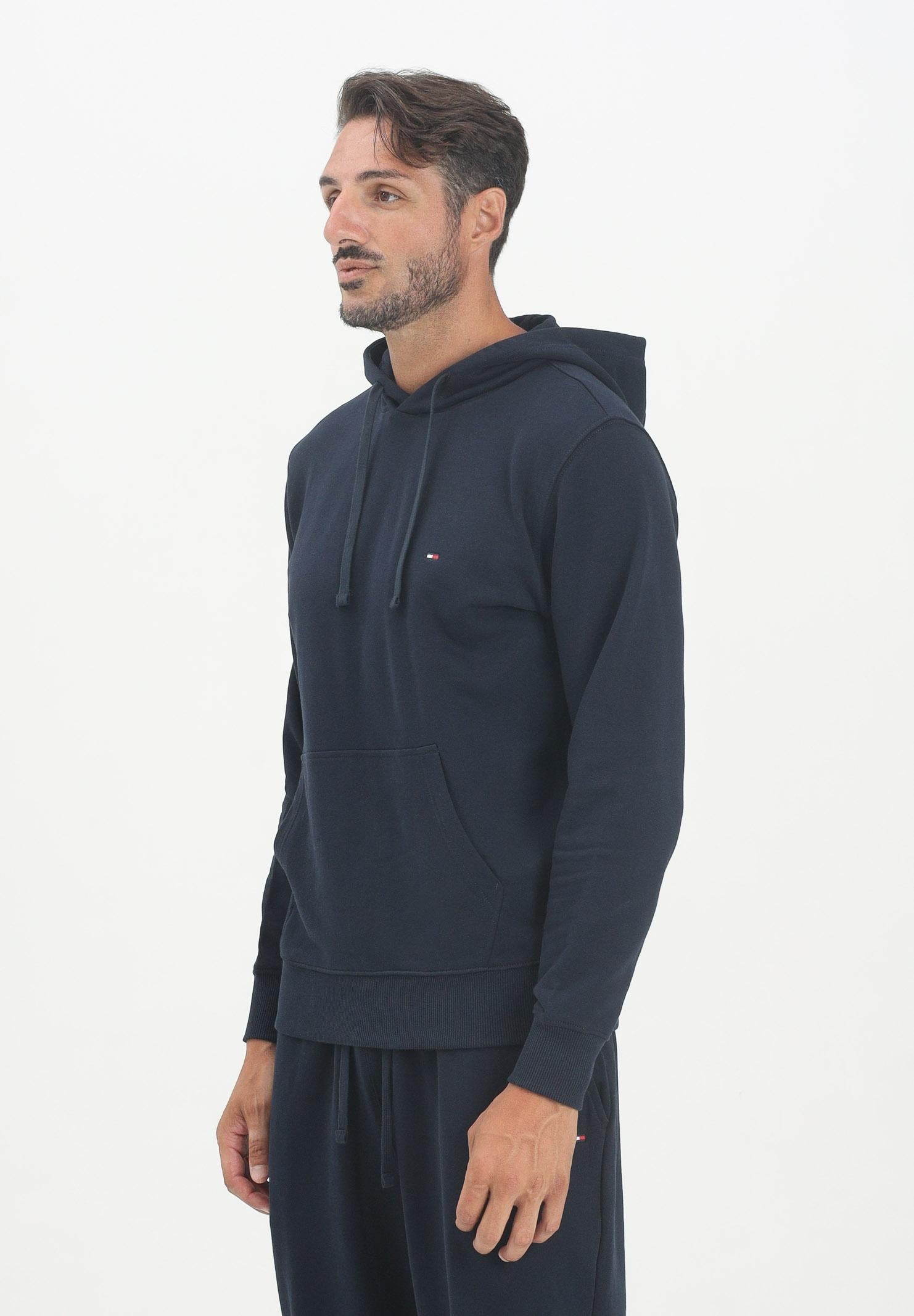 Felpa con cappuccio blu da uomo rifinita da logo MW0MW37235DW5 TOMMY HILFIGER