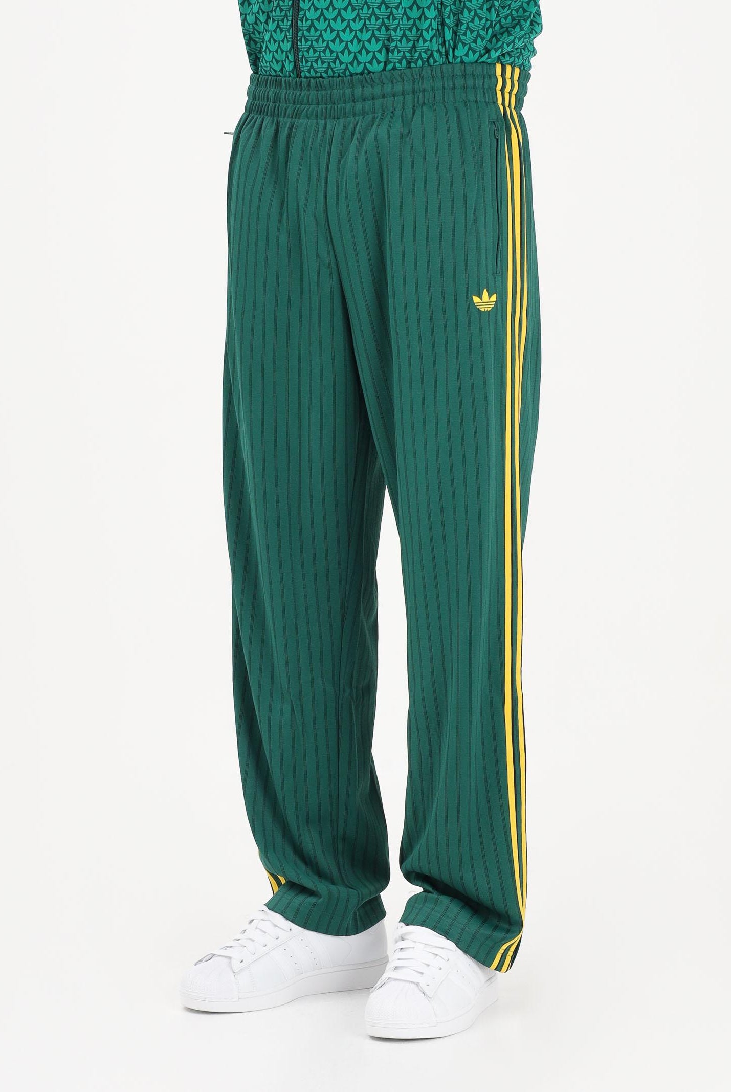 ADIDAS ORIGINALS Pantalone sportivo Firebird Loose Pinstripes verde e giallo da uomo KE3456 . ADIDAS ORIGINALS