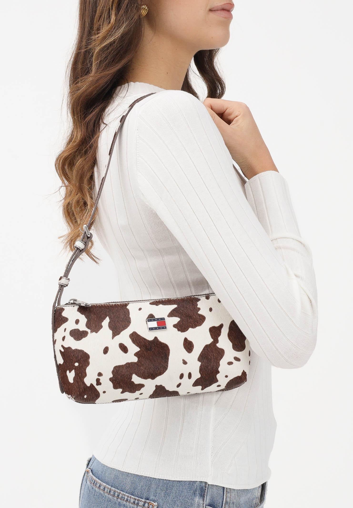 TOMMY JEANS Borsa a spalla MUST COW panna e marrone da donna AW0AW18061 0K6 TOMMY JEANS