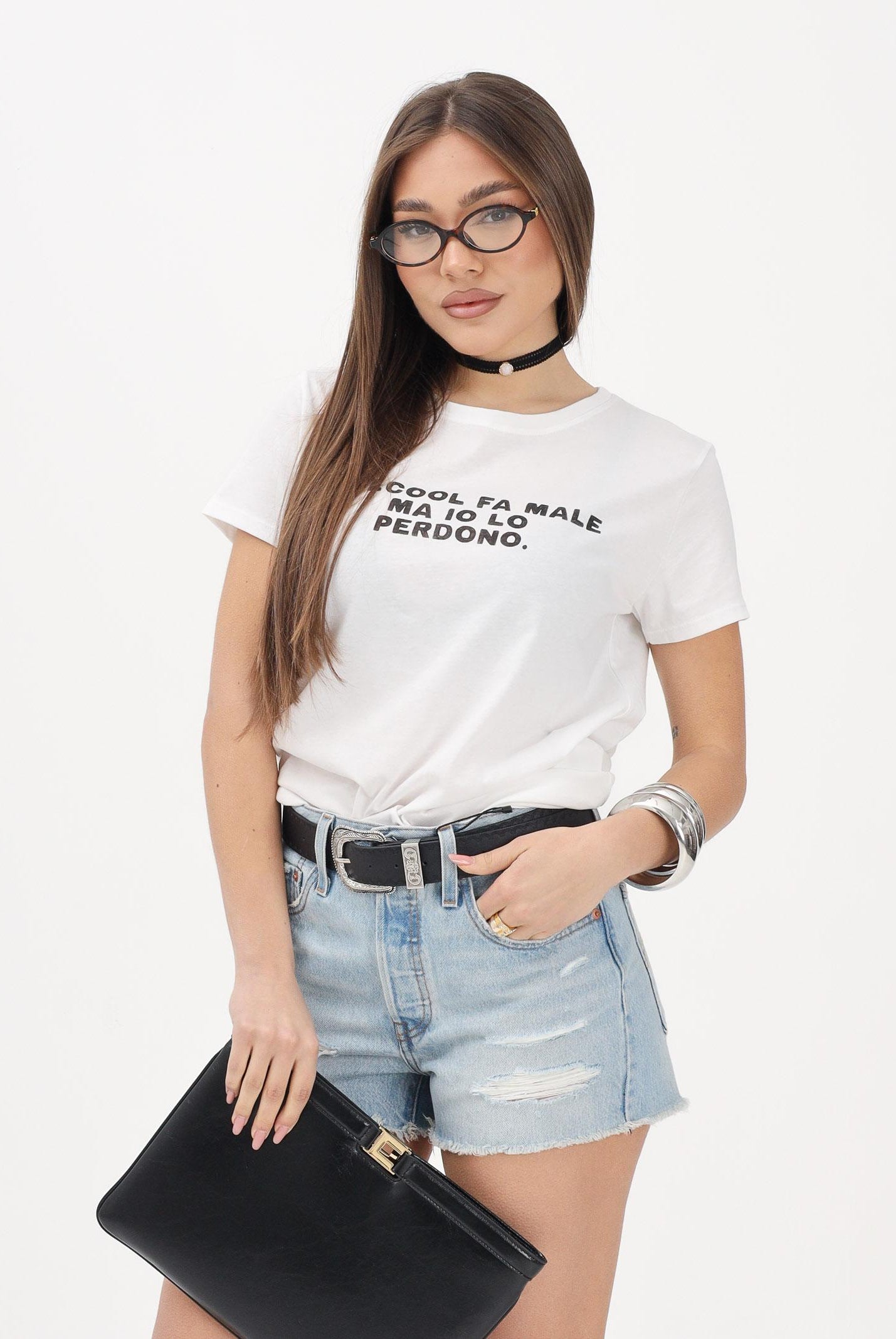 VICOLO T-shirt a manica corta bianca da donna con stampa "L'alcool fa male ma io lo perdono" RAB0696 02 VICOLO
