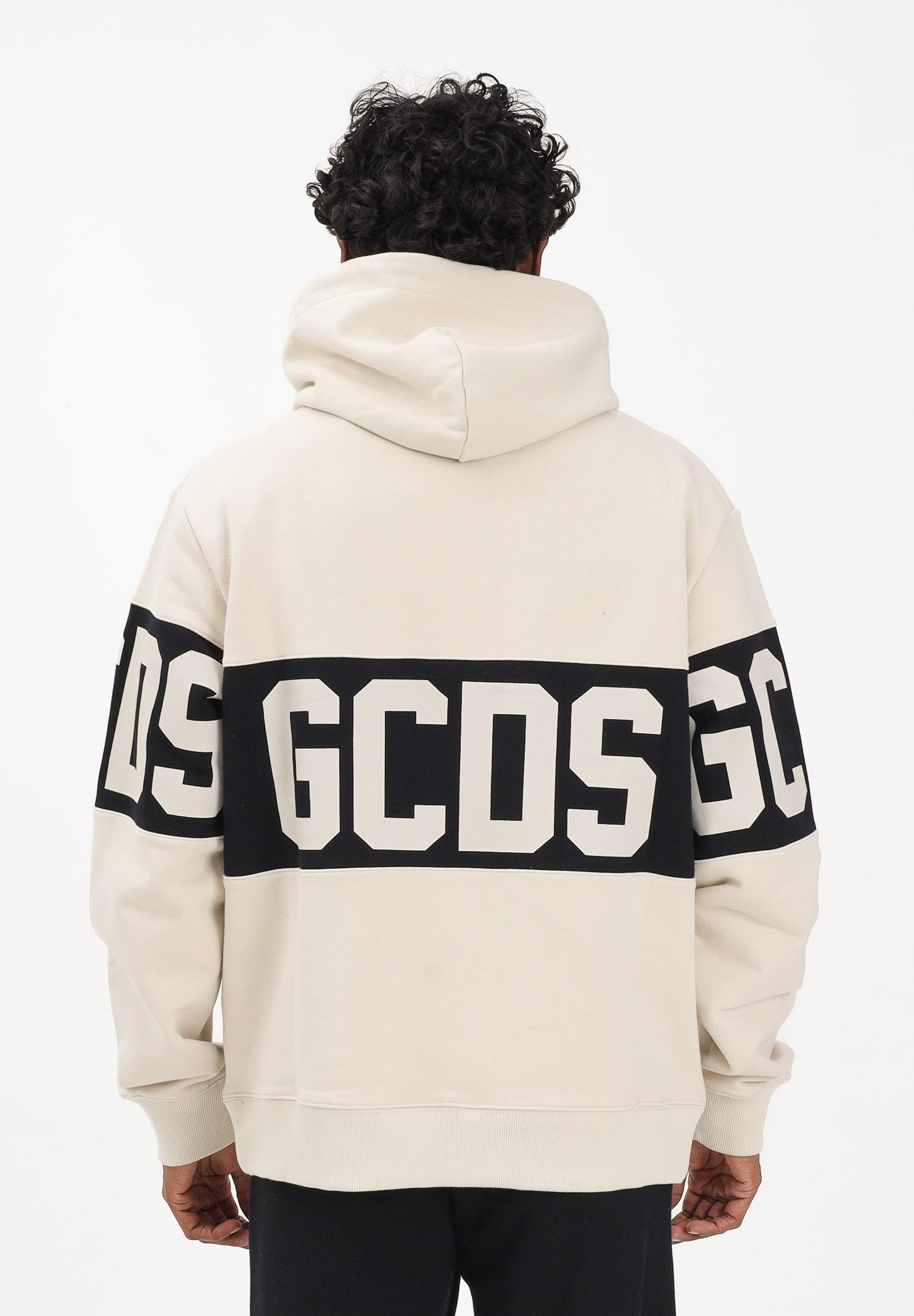 GCDS Felpa con cappuccio beige per uomo e donna caratterizzata da banda a contrasto e logo B1XM1900JD1 09 GCDS