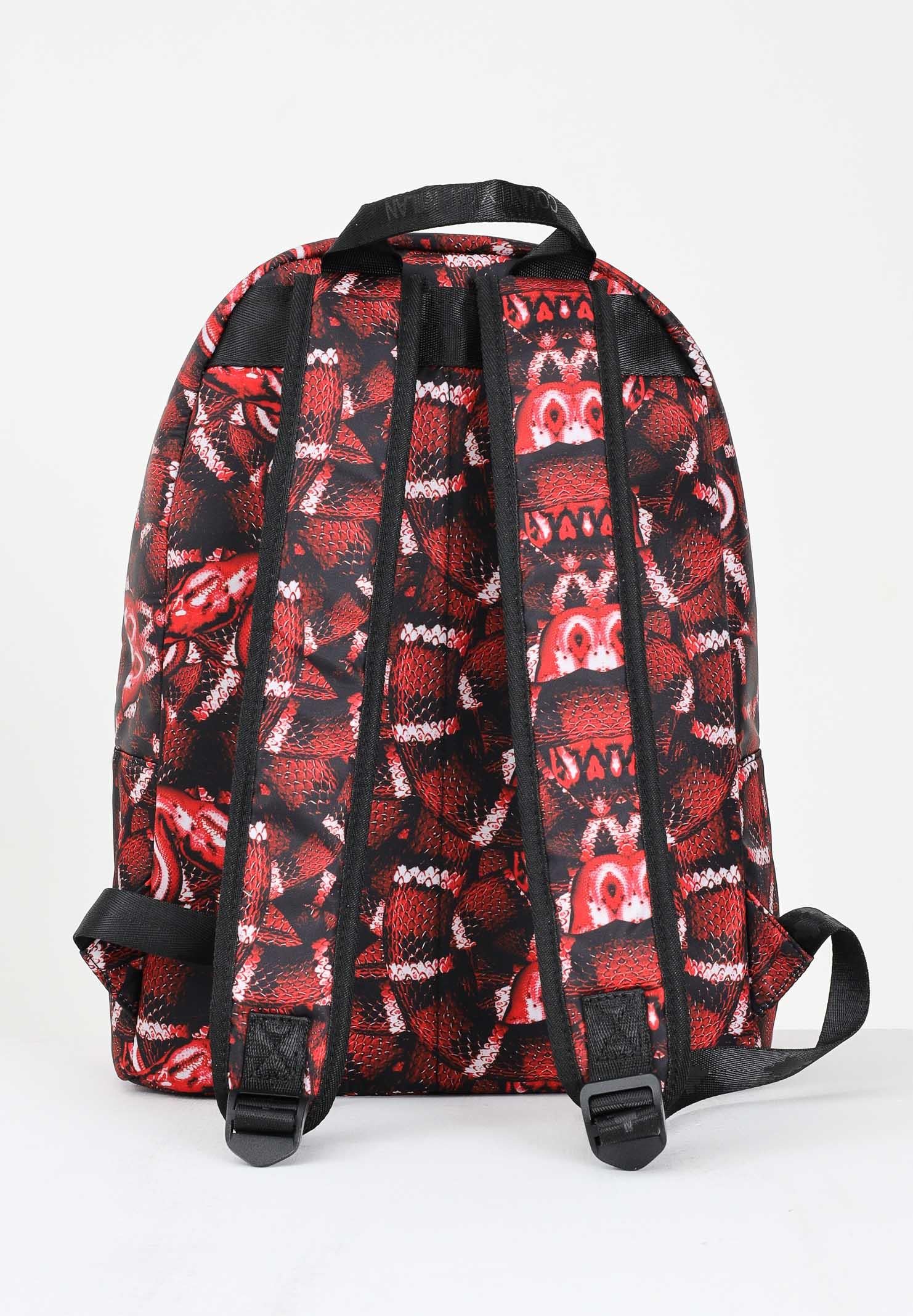MARCELO BURLON COUNTY OF MILAN Zaino rosso per uomo e donna in tessuto tecnico con stampa all-over COMAF250112 MARCELO BURLON COUNTY OF MILAN