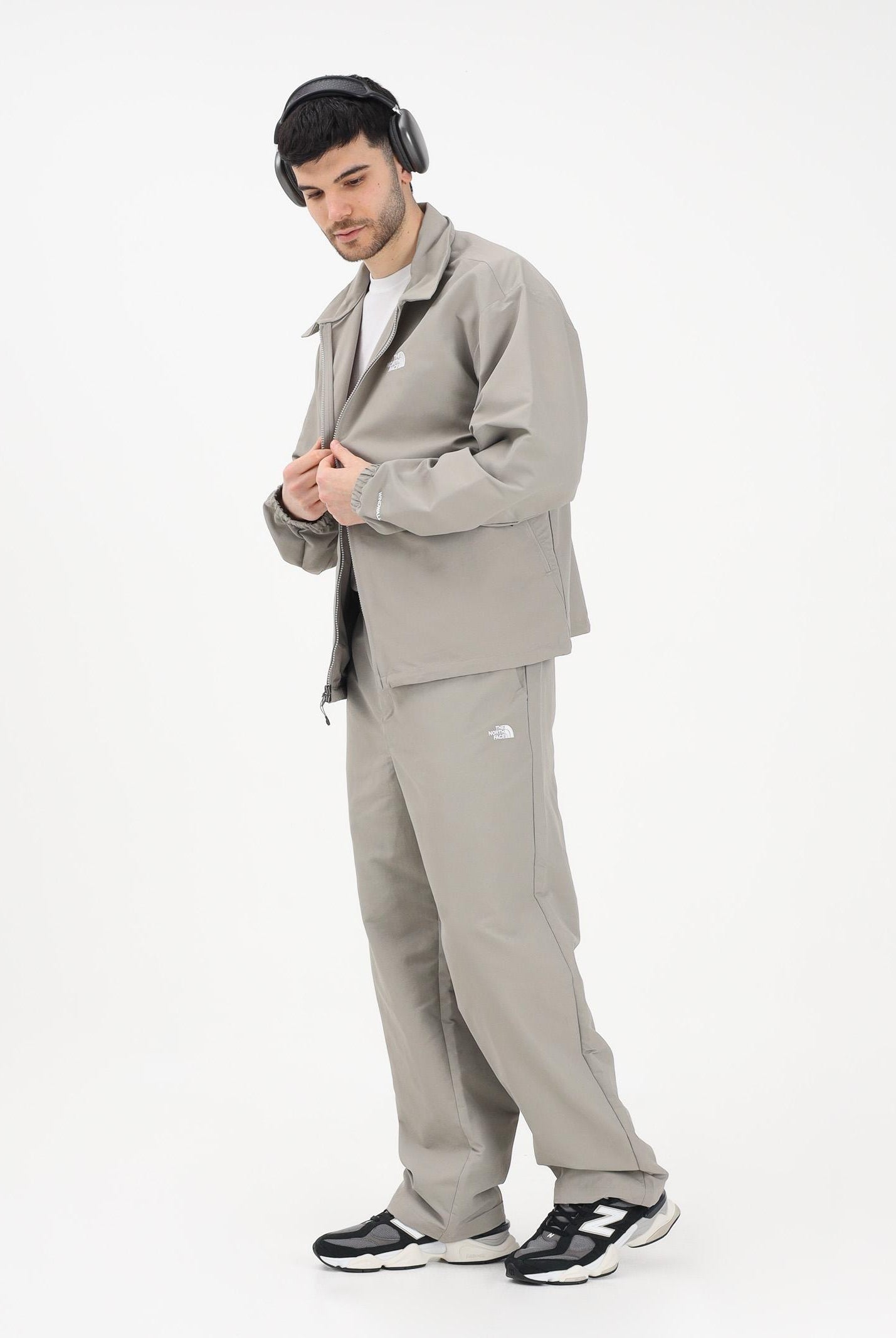 THE NORTH FACE Pantalone TNF Easy Wind beige da uomo NF0A8FBM2MB1 . THE NORTH FACE
