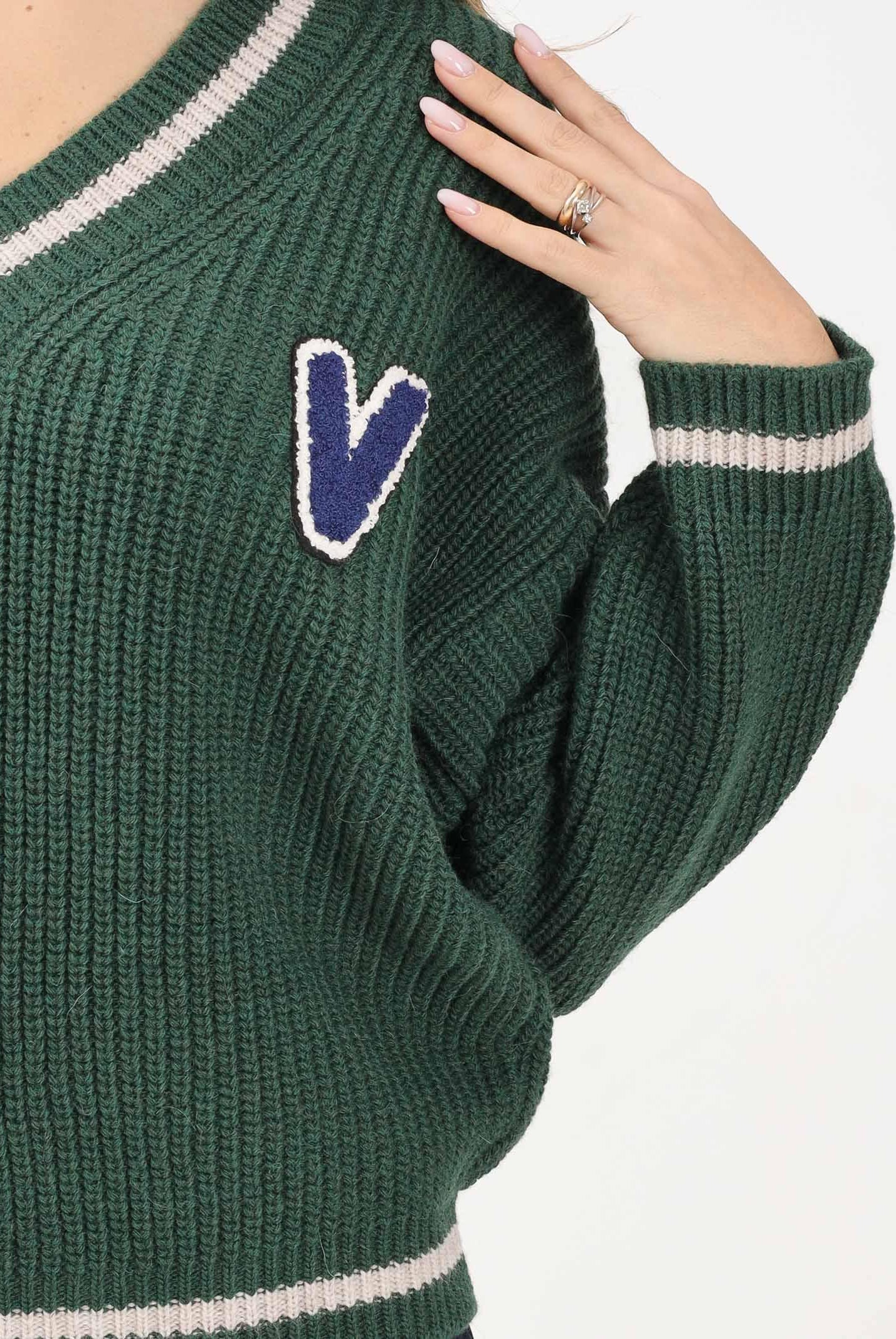 VICOLO Maglioncino verde da donna con logo sul retro 55073F VE VICOLO