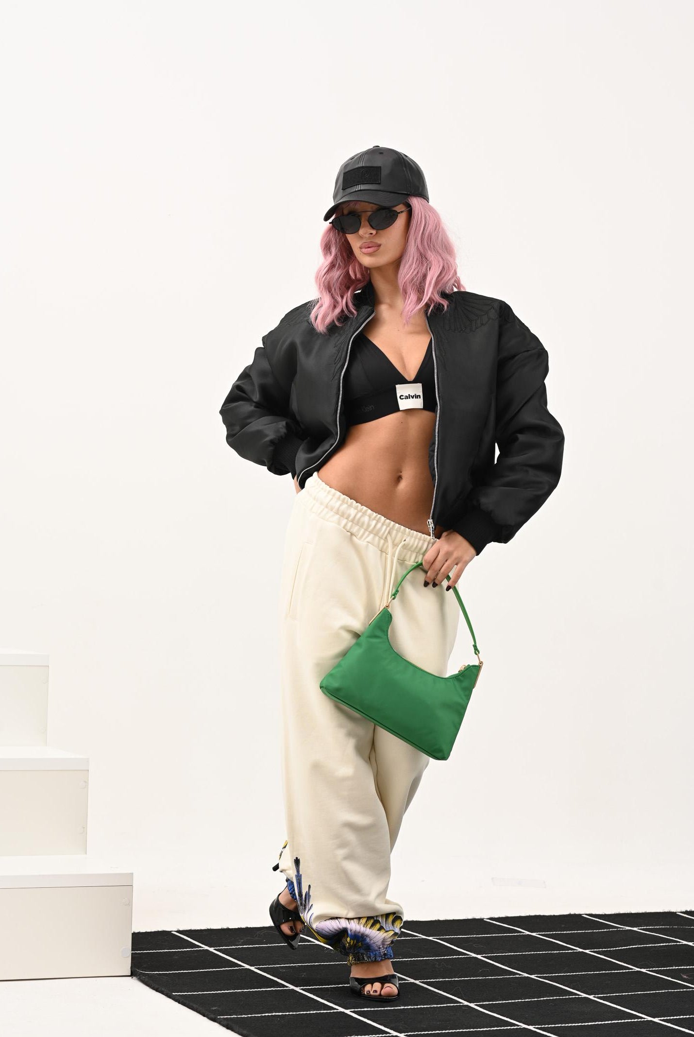 MARCELO BURLON COUNTY OF MILAN Bomber nero da donna con ricamo ali 25ICM30004 NE MARCELO BURLON COUNTY OF MILAN