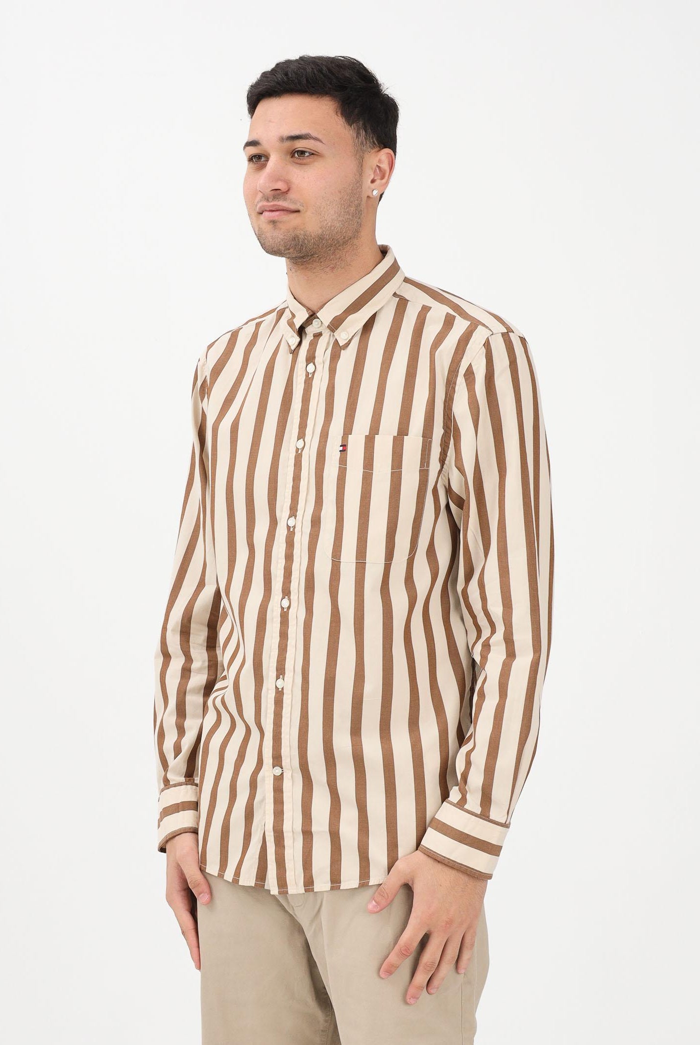 TOMMY HILFIGER Camicia a manica lunga da uomo con motivo a righe nei toni del beige e del marrone MW0MW41715 0AA TOMMY HILFIGER