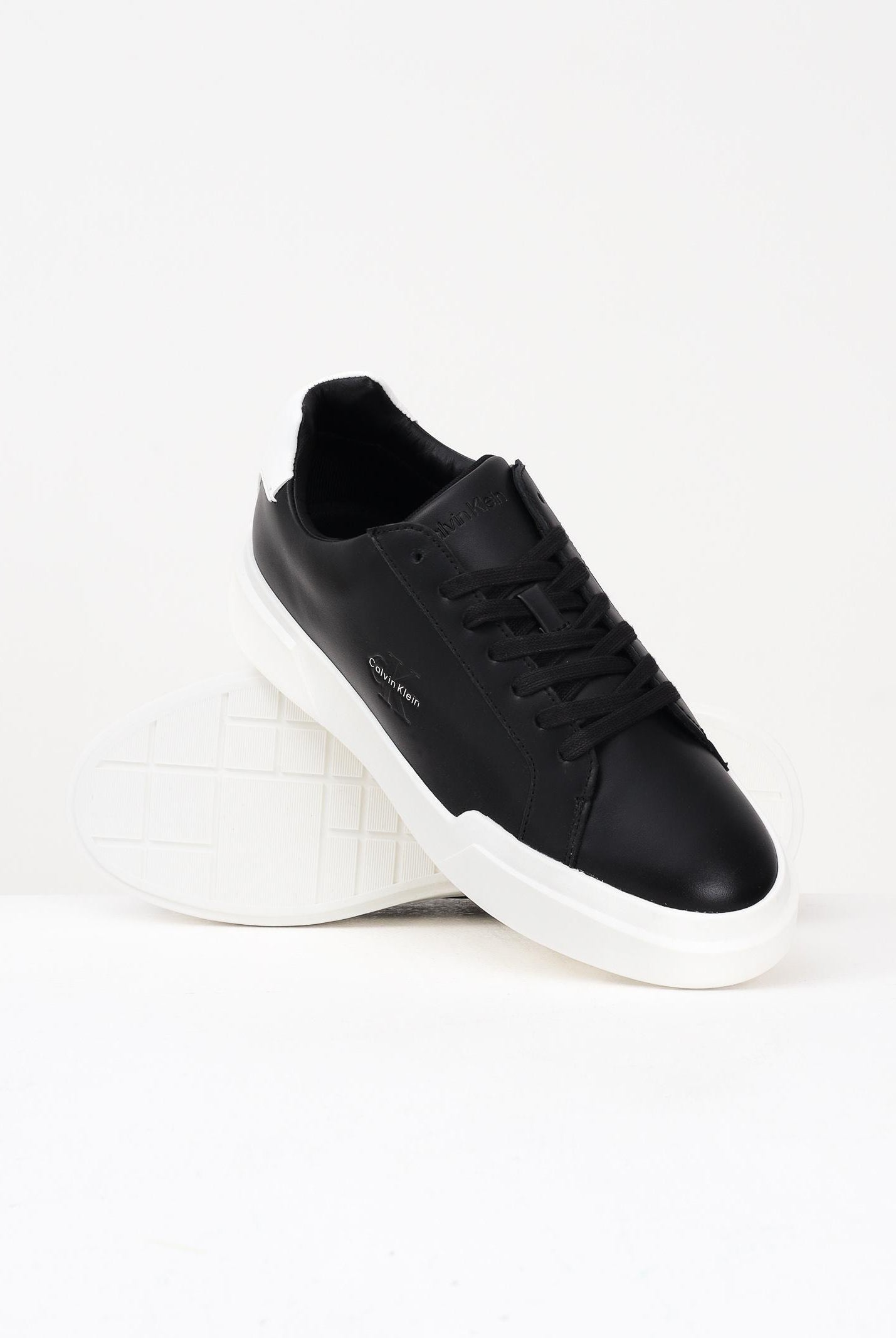 CALVIN KLEIN JEANS Sneakers nere da uomo con logo YM0YM013440GM . CALVIN KLEIN JEANS