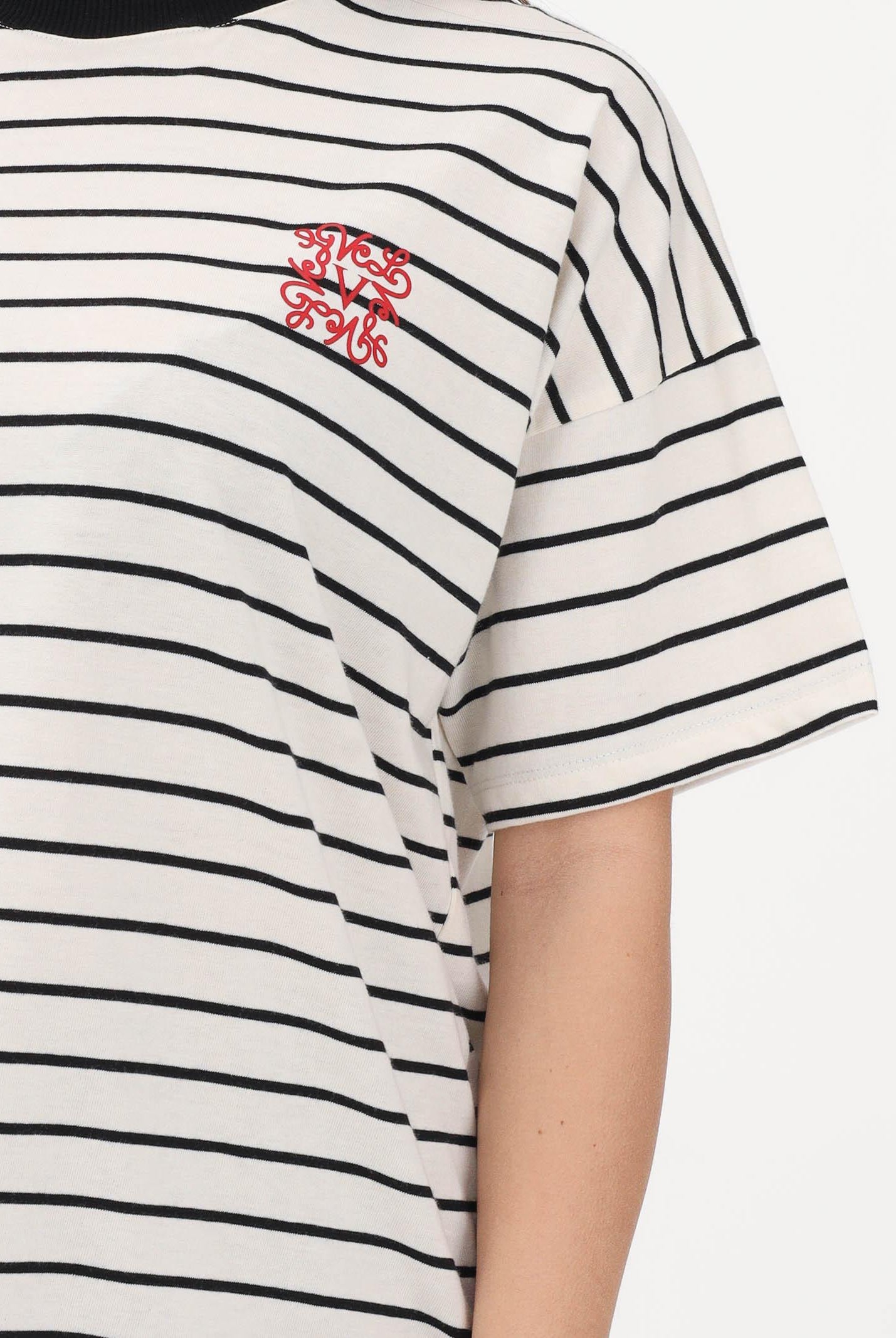 VICOLO T-shirt a manica corta panna e nera da donna con motivo a righe e ricamo RAB0554 NANE VICOLO