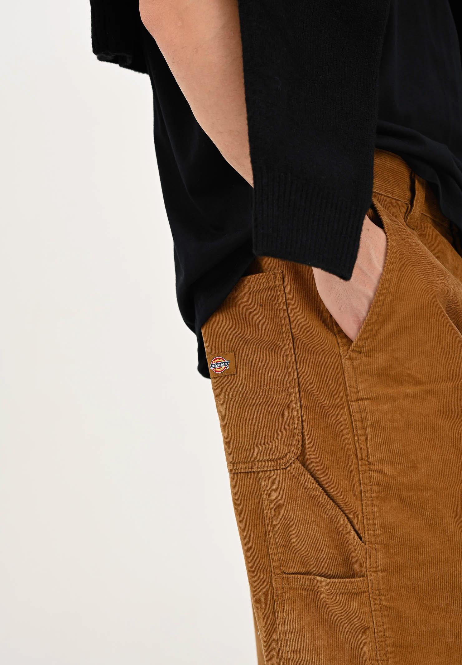 DICKIES pantaloni corduroy carpenter marrone in velluto da uomo a coste dalla vestibilità larga e dal taglio a gamba larga. DK0A863V0BD1 . DIckies