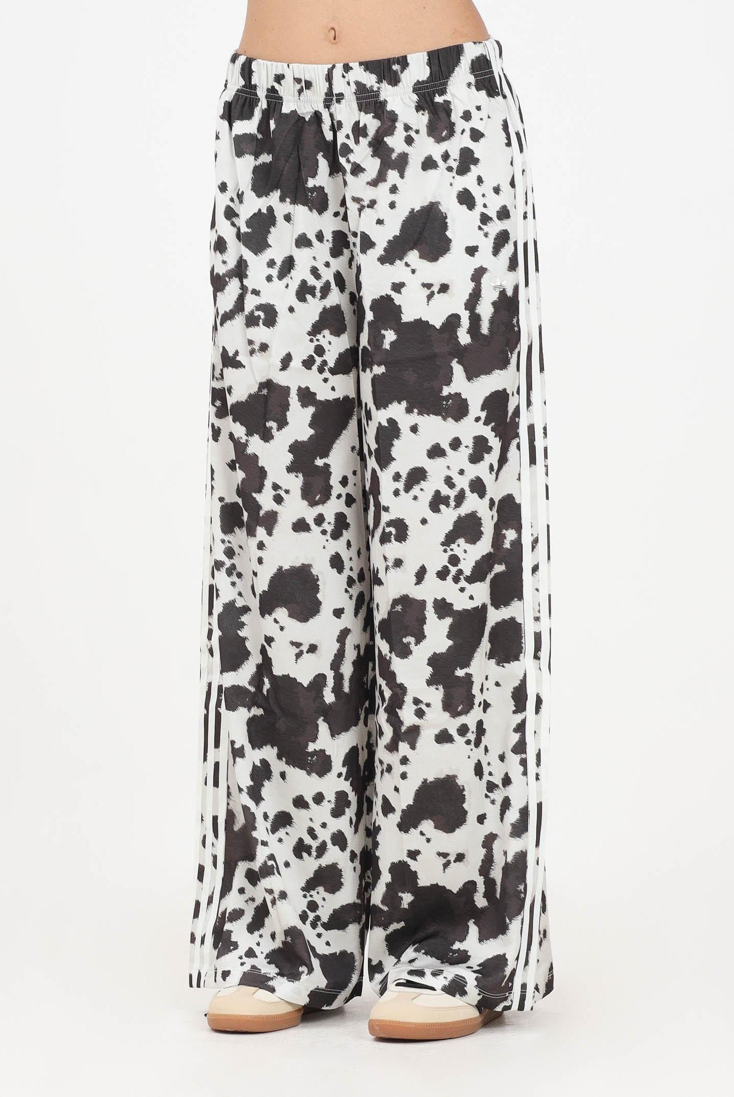 ADIDAS ORIGINALS Pantalone sportivo Satin Wide Leg con stampa muccata bianca e marrone KA2668 . ADIDAS ORIGINALS