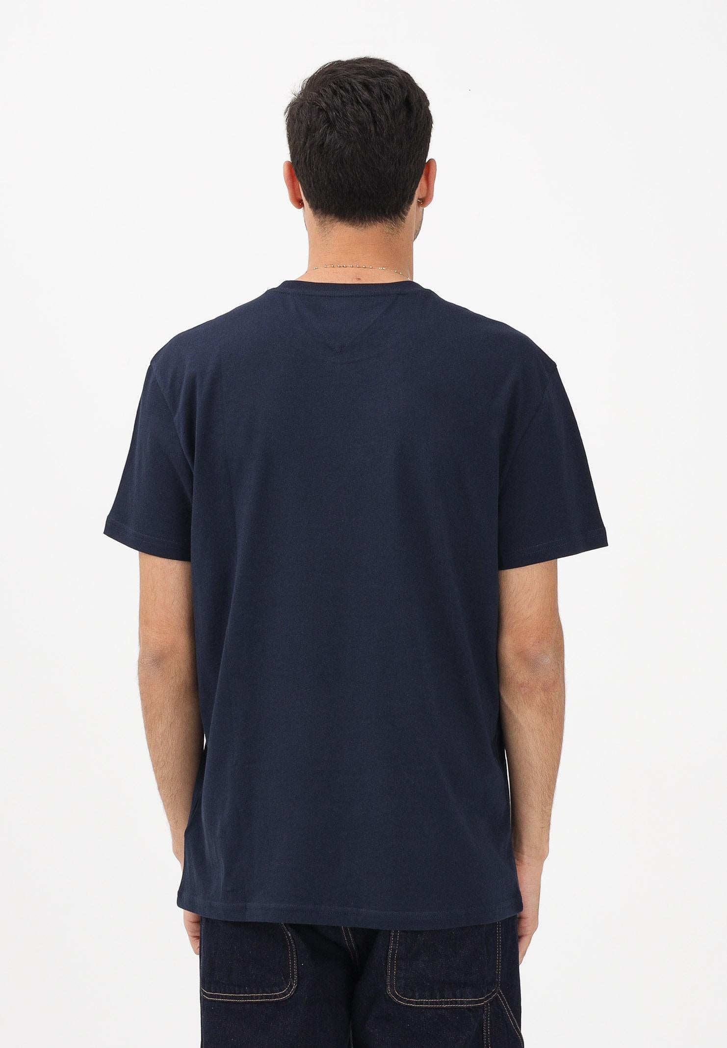 TOMMY JEANS T-shirt a manica corta Flag Badge blu da uomo DM0DM22645 C1G TOMMY JEANS