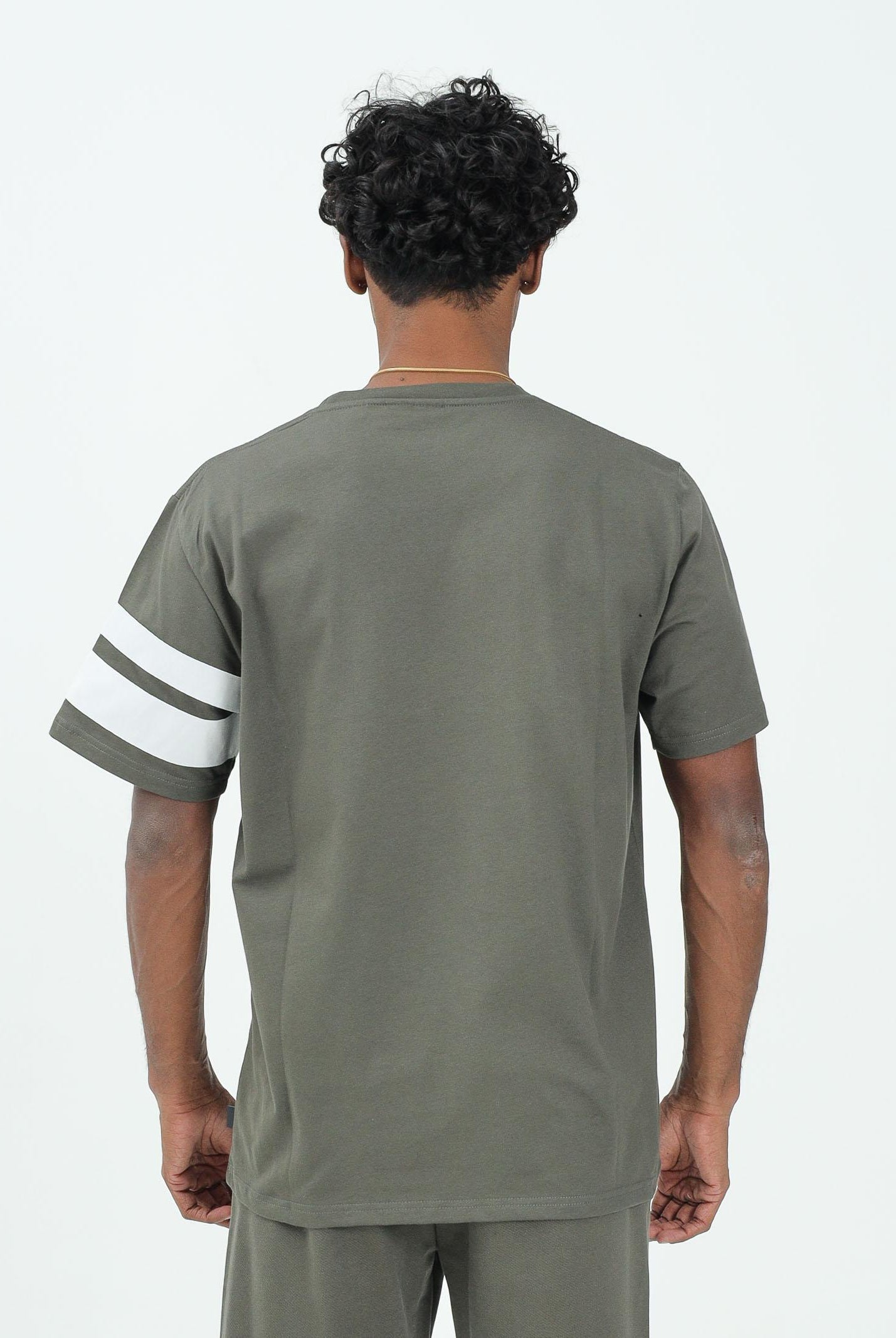 GCDS T-shirt a manica corta verde militare per uomo e donna con logo GCDS B1XM2315JI9 88 GCDS