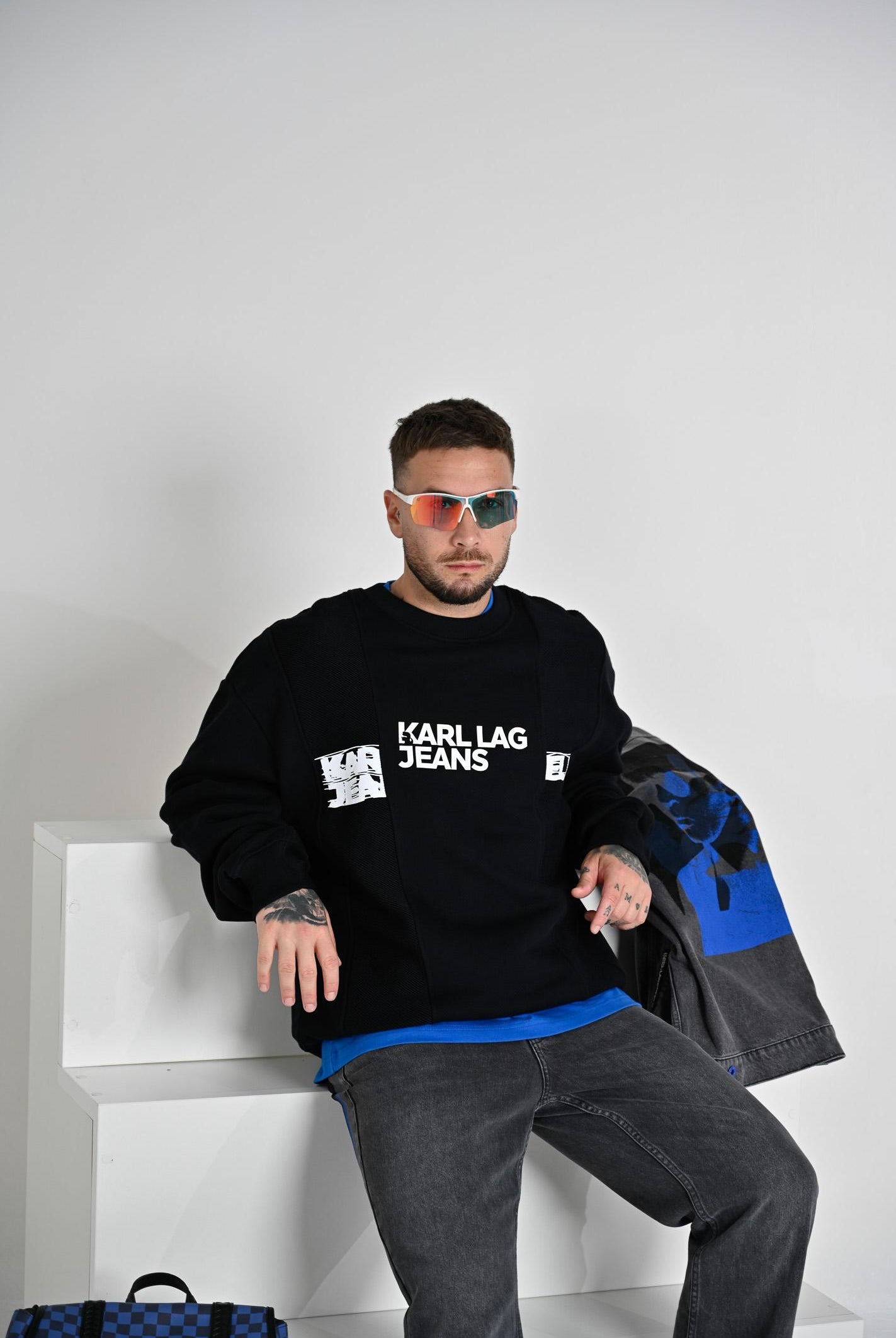 KARL LAGERFERLD Felpa girocollo nera da uomo con stampa logo KLA1M20030 999 KARL LAGERFELD