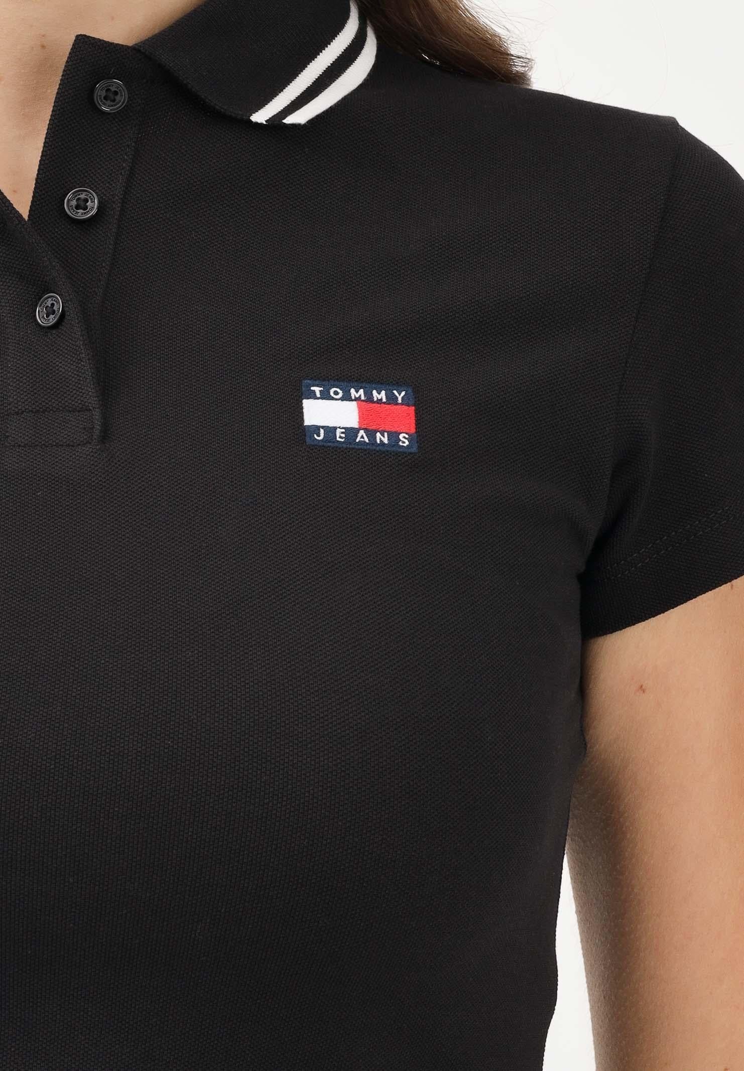TOMMY JEANS Polo a manica corta nera da donna con logo DW0DW21932 BDS TOMMY JEANS
