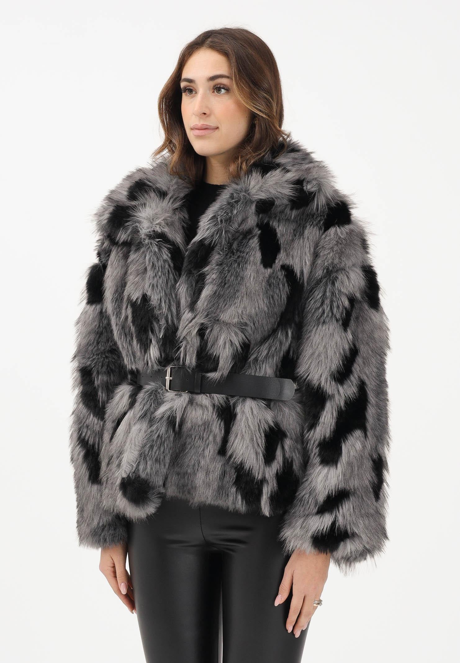 VICOLO Pelliccia grigia e nera da donna con cintura TF1691 GR VICOLO