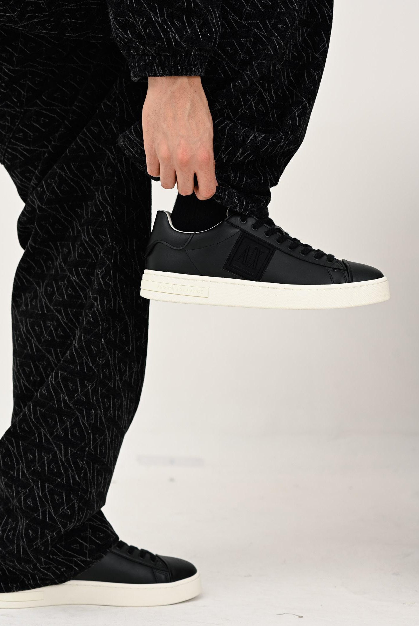 ARMANI EXCHANGE Sneakers nere da uomo con logo XM001990AF17451 UC001 ARMANI EXCHANGE