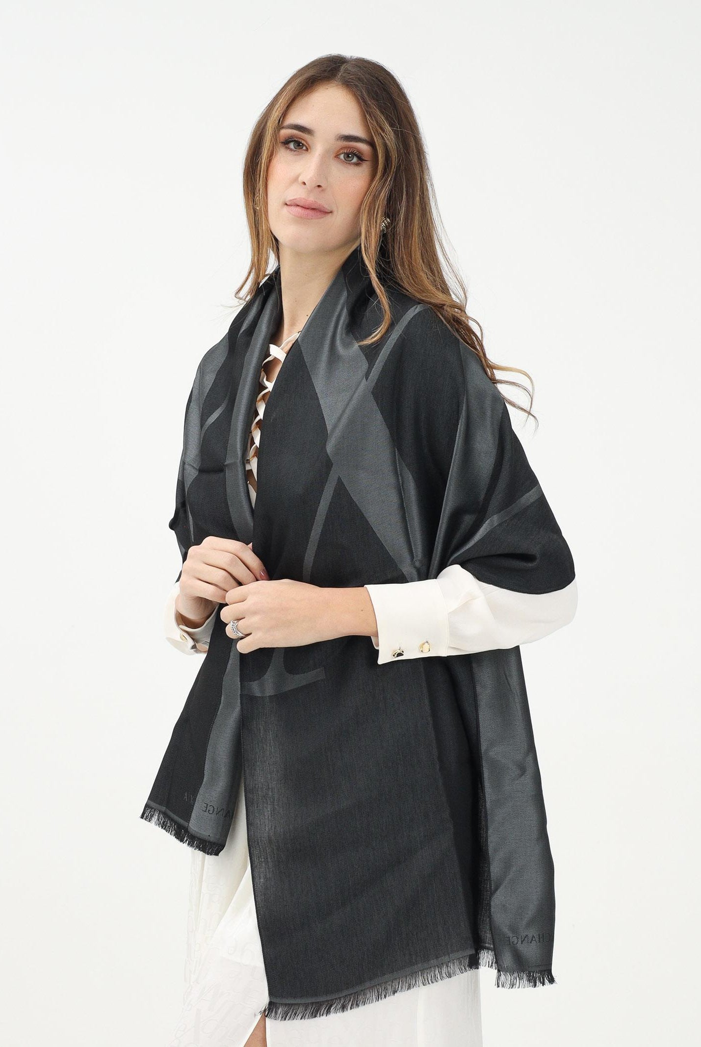 ARMANI EXCHANGE Sciarpa nera da donna con dettaglio logo A|X XW000883AF13399 FC034 ARMANI EXCHANGE