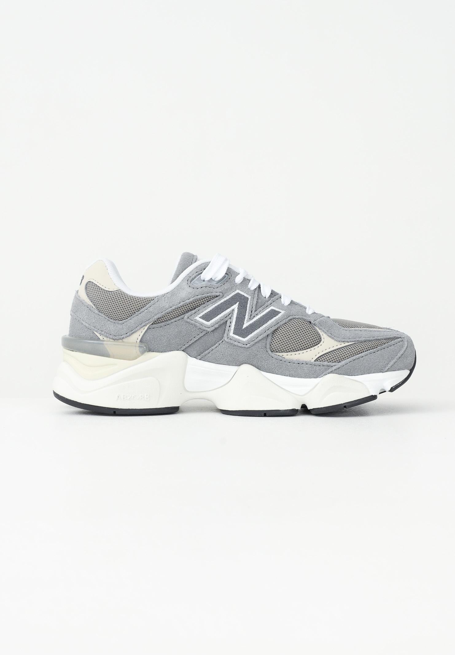 NEW BALANCE Sneakers 9060 grigie per uomo e donna GC9060BA . NEW BALANCE