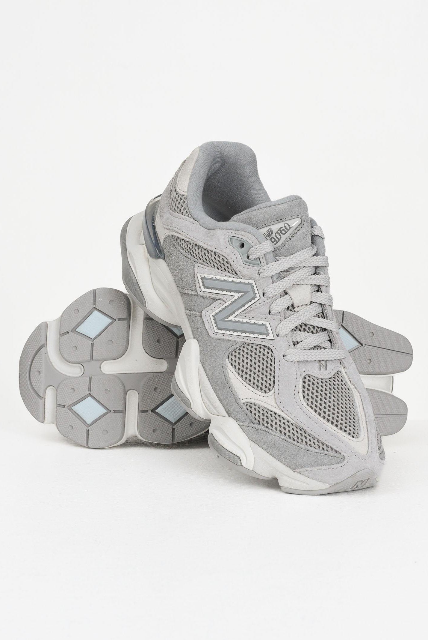 NEW BALANCE Sneakers 9060 grigie da uomo U9060ERD . NEW BALANCE