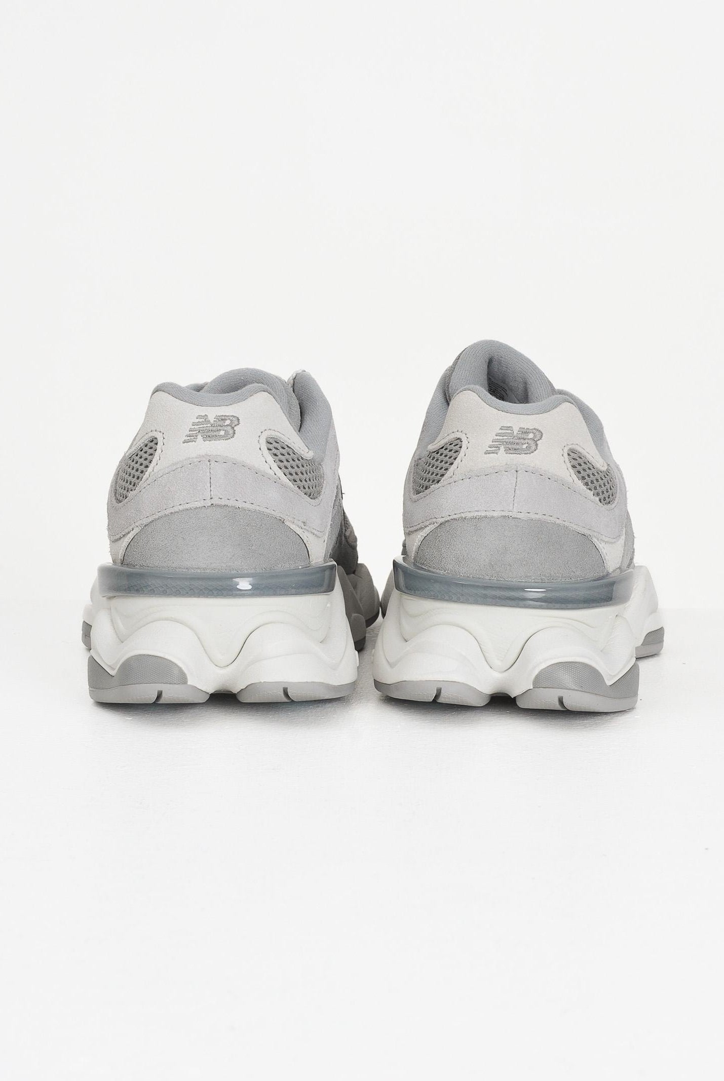 NEW BALANCE Sneakers 9060 grigie da uomo U9060ERD . NEW BALANCE