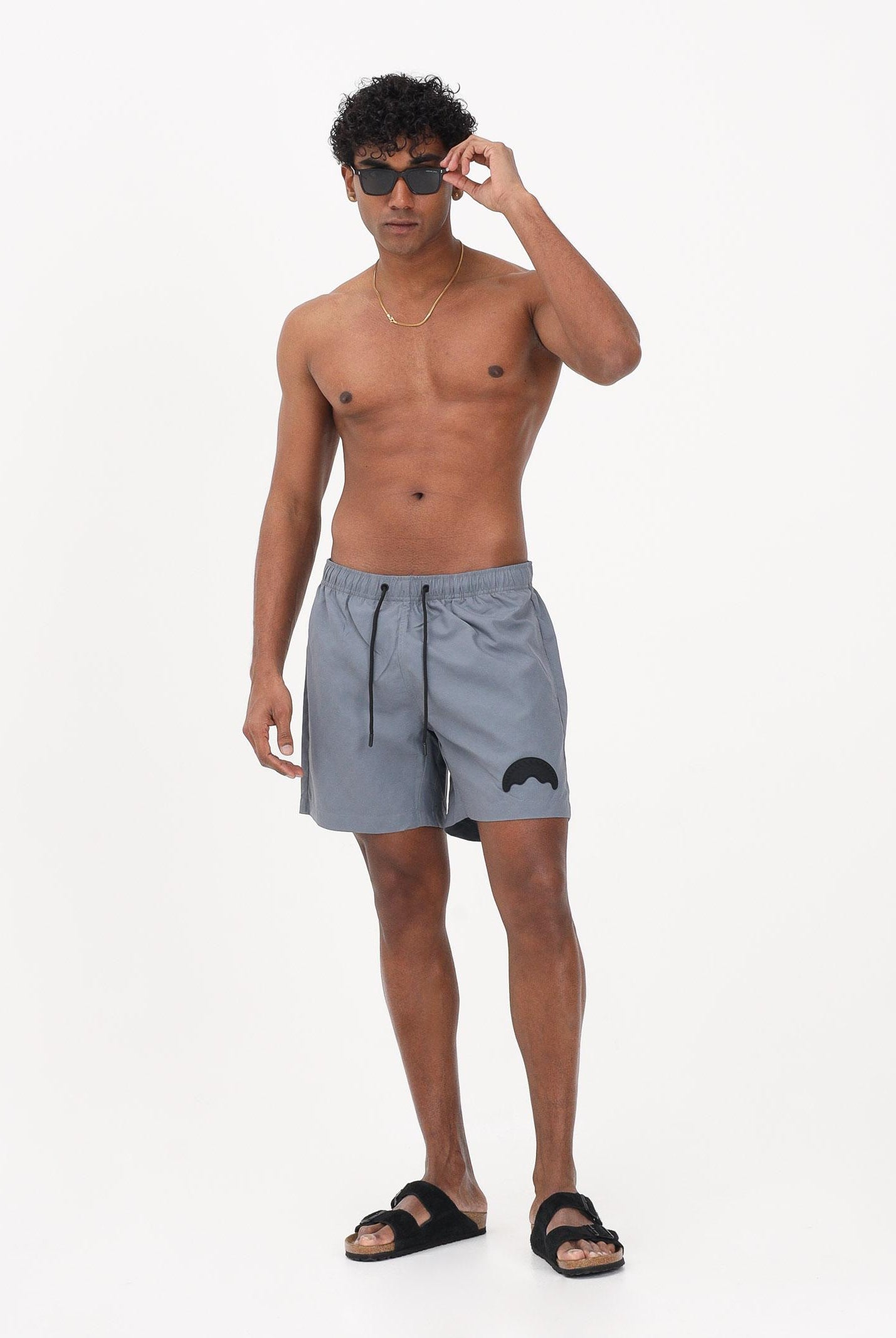 SPRAYGROUND Shorts mare grigio da uomo con patch shark SP925GREY . SPRAYGROUND