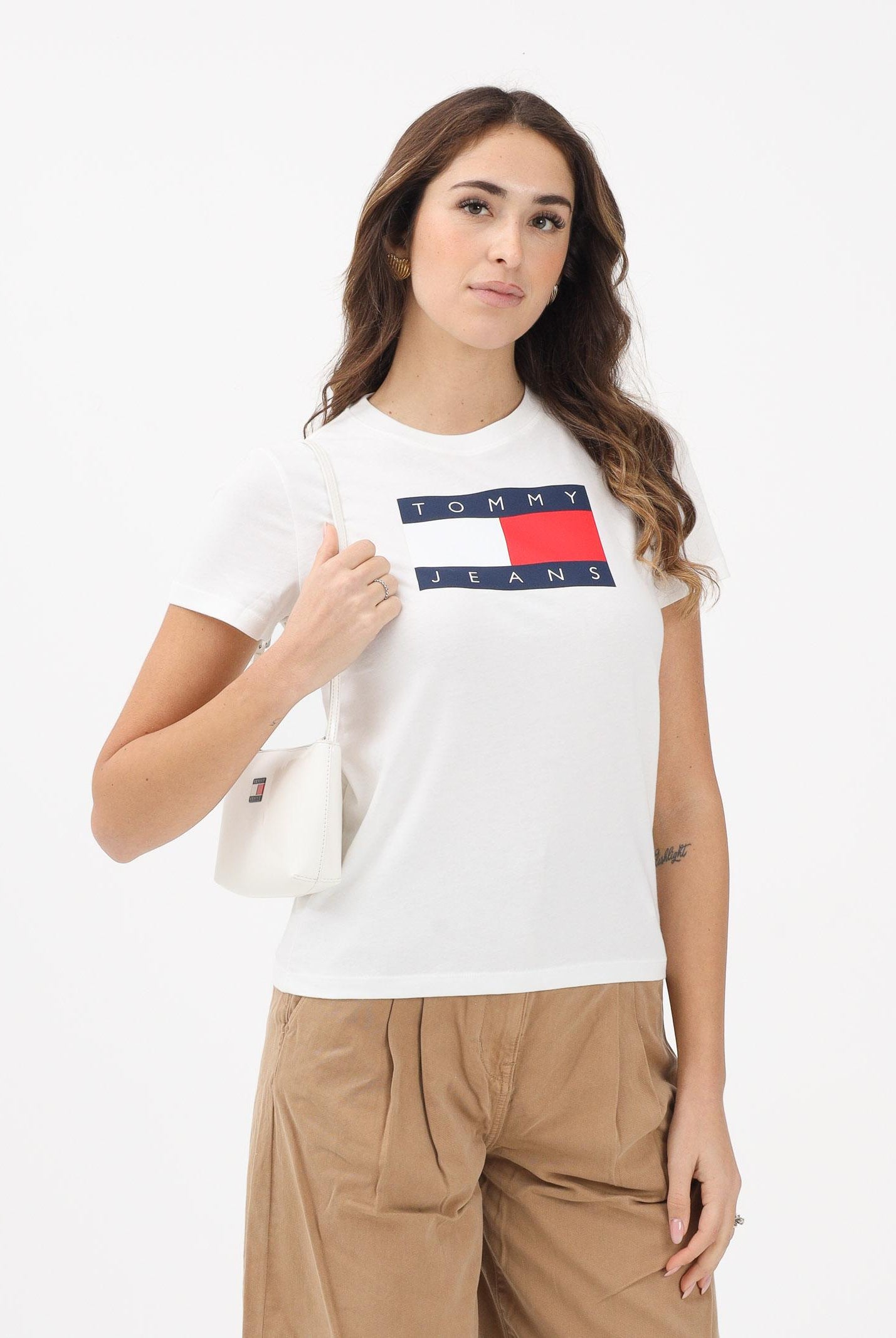 TOMMY JEANS T-shirt a manica corta panna da donna con logo DW0DW22562 YBL TOMMY JEANS