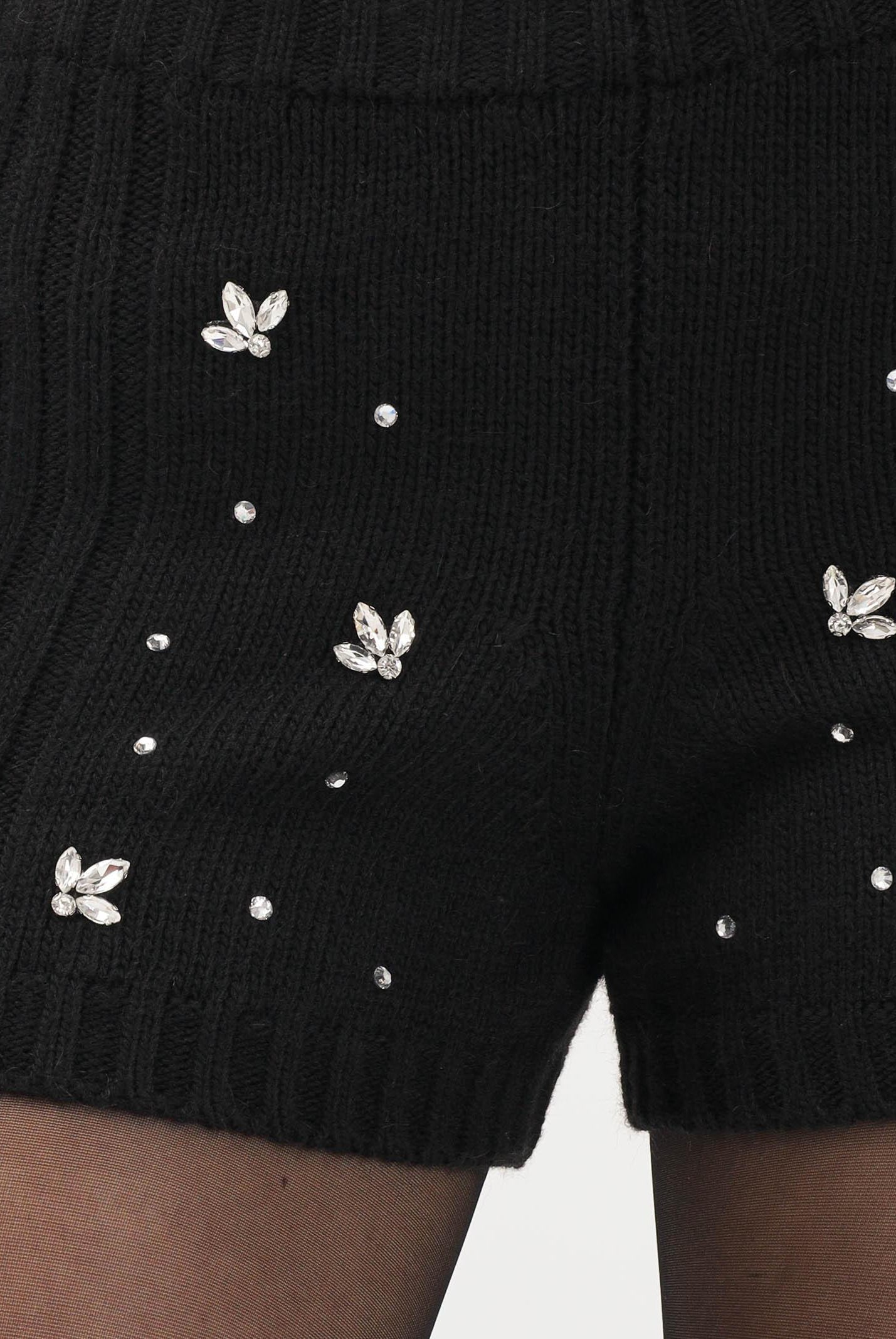 VICOLO Shorts nero da donna con dettagli gioiello 55154F NE VICOLO