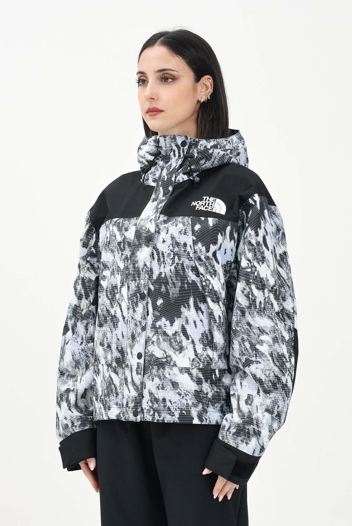 THE NORTH FACE Giacca a vento DryVent™ Mono Mountain con fantasia blu e nera da donna NF0A88YX8T01 . THE NORTH FACE
