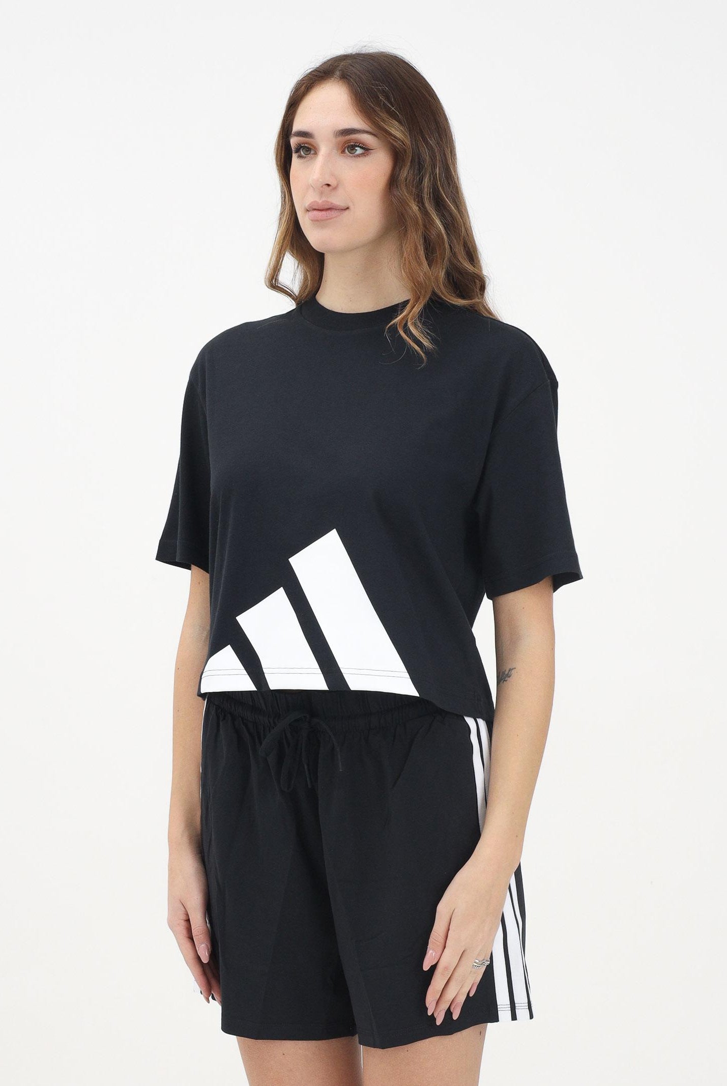 ADIDAS PERFORMANCE T-shirt a manica corta Essentials Big Logo Boyfriend nera da donna JG8736 . ADIDAS PERFORMANCE